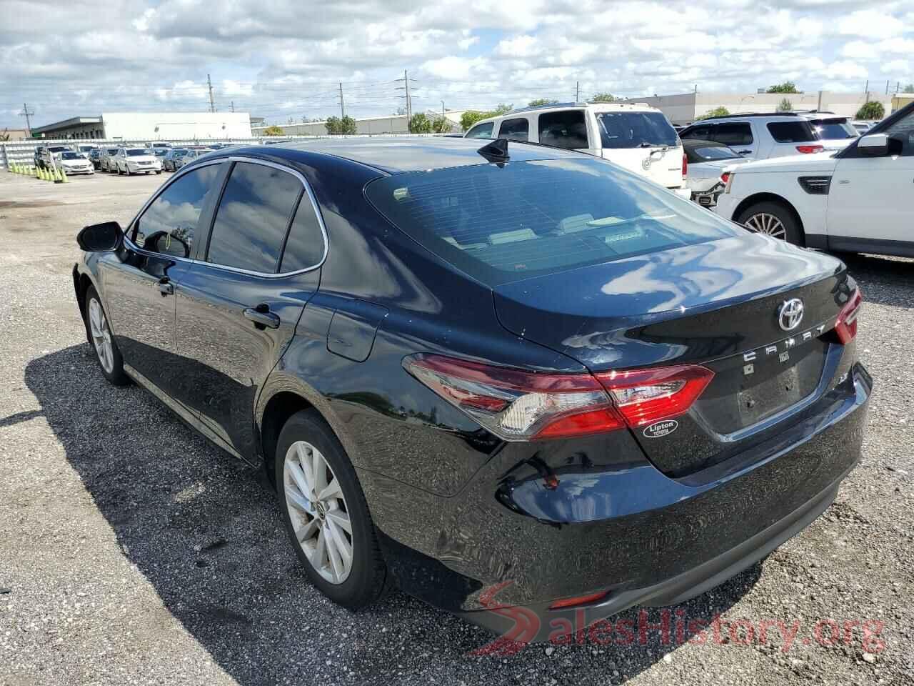 4T1C11AK2MU614770 2021 TOYOTA CAMRY