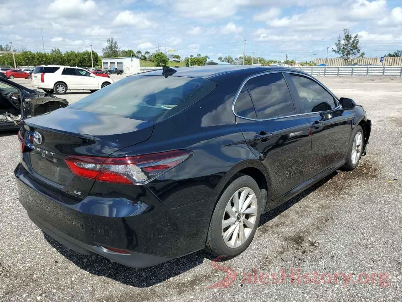 4T1C11AK2MU614770 2021 TOYOTA CAMRY