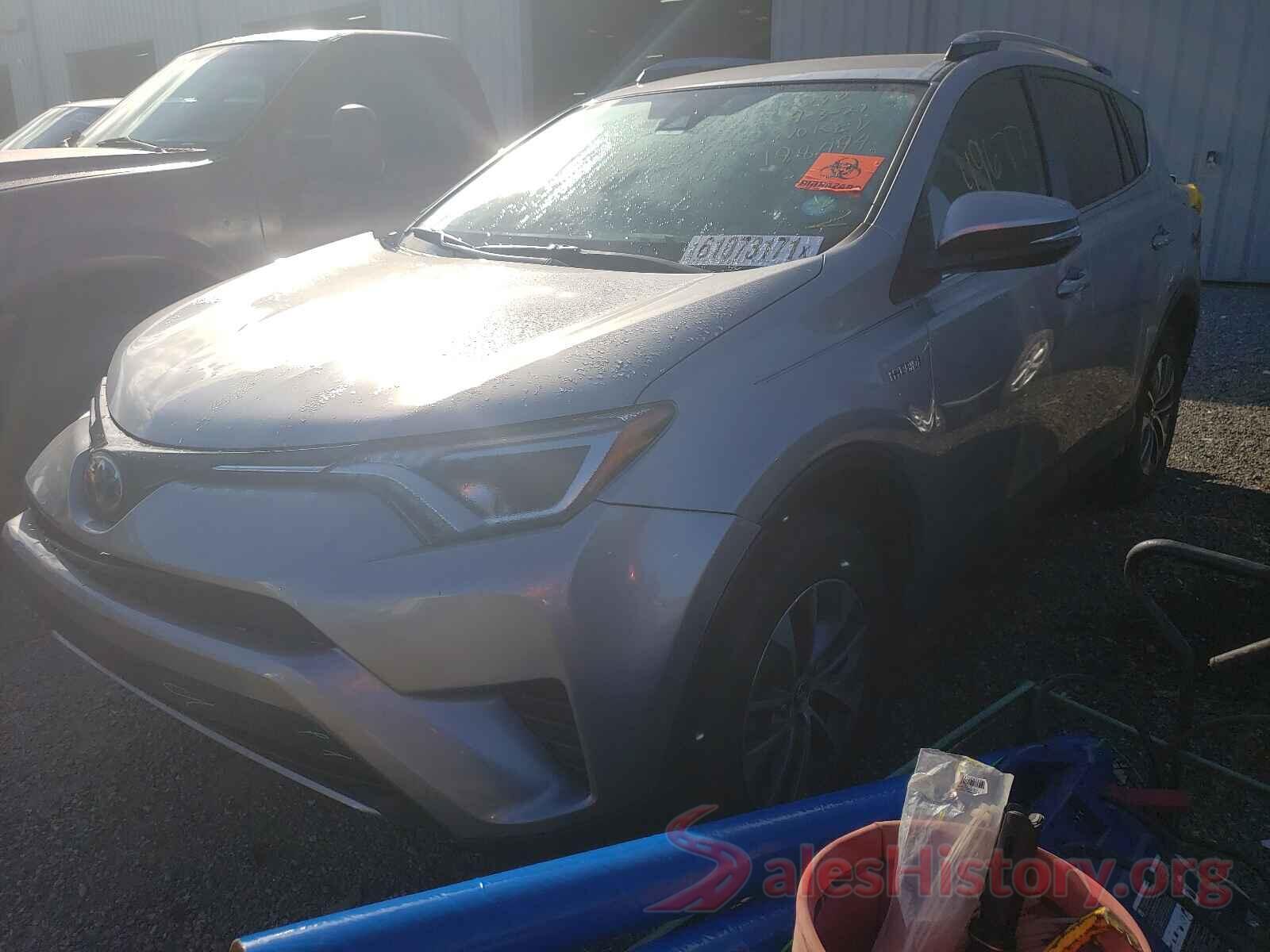 JTMRJREV2JD188494 2018 TOYOTA RAV4