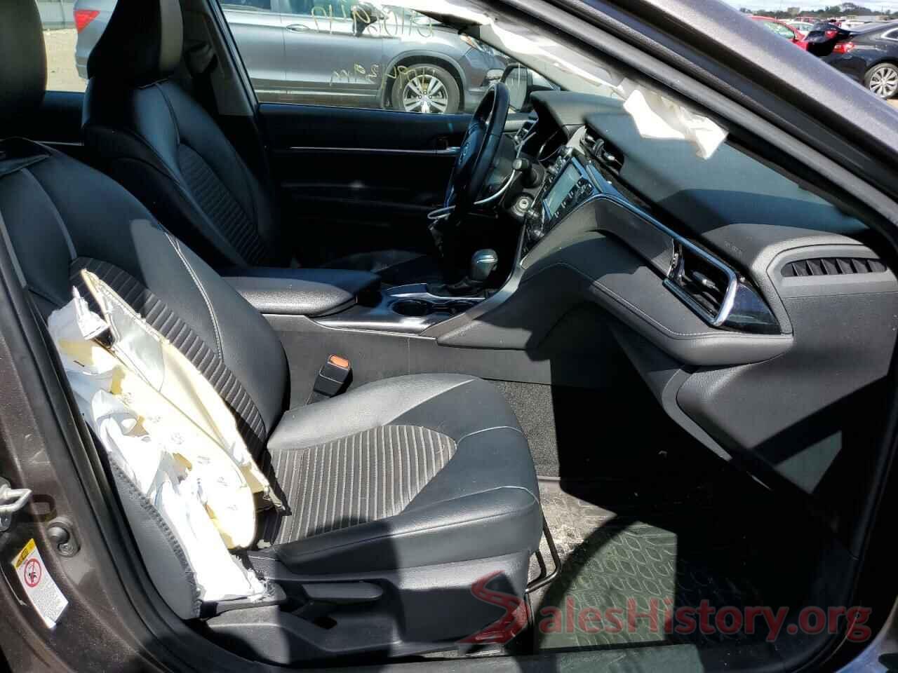 4T1B11HK5JU147633 2018 TOYOTA CAMRY