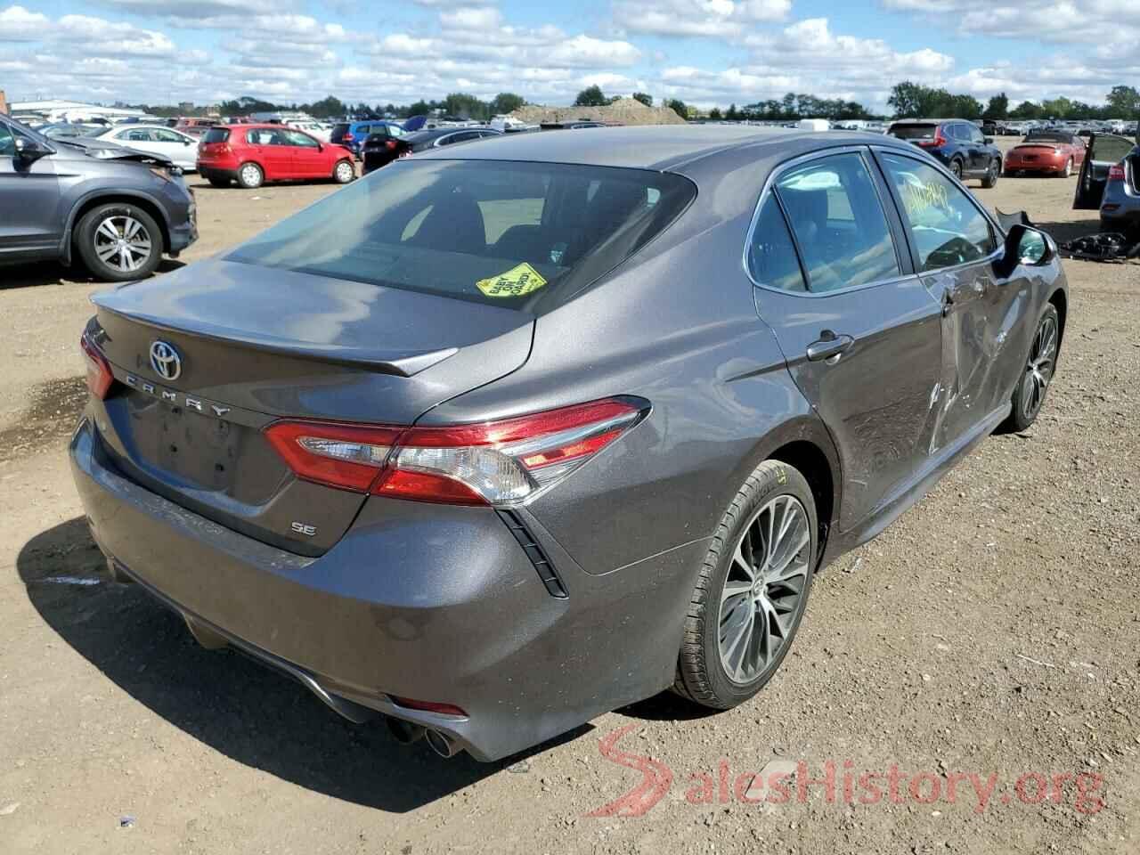 4T1B11HK5JU147633 2018 TOYOTA CAMRY