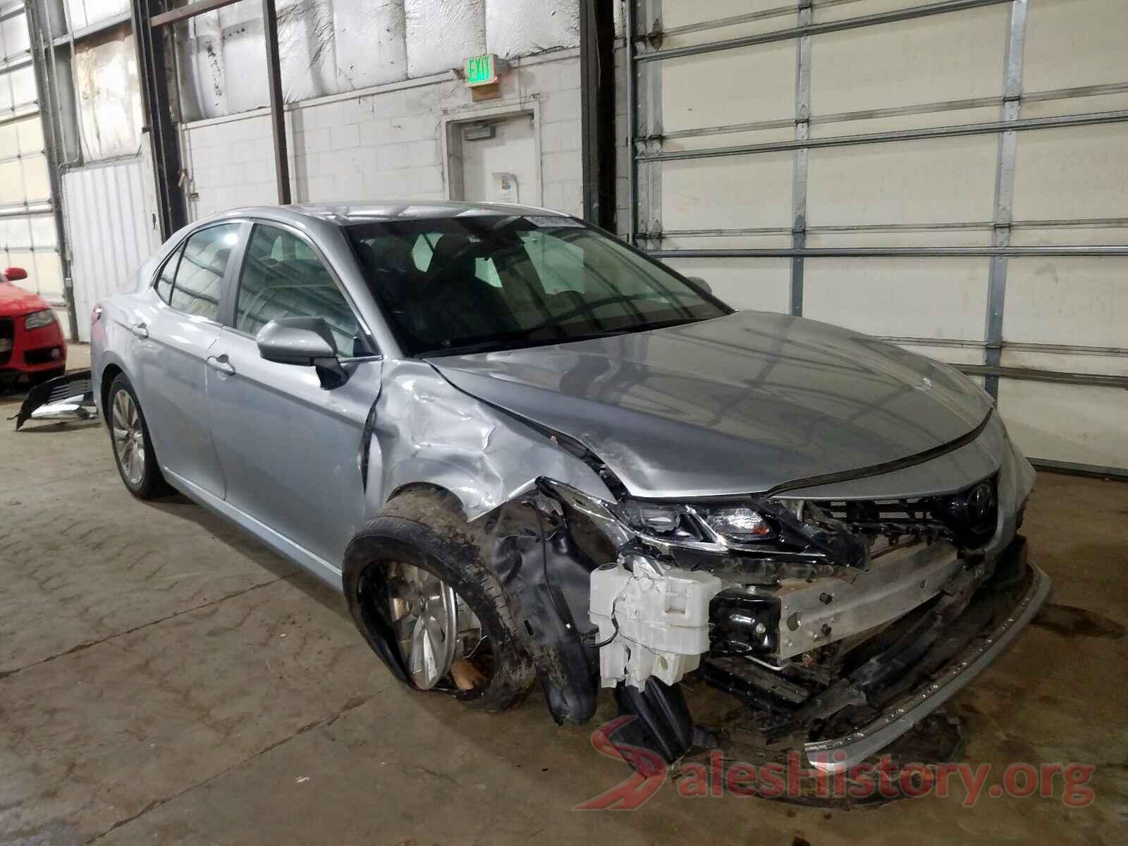 4T1B11HK7JU521367 2018 TOYOTA CAMRY