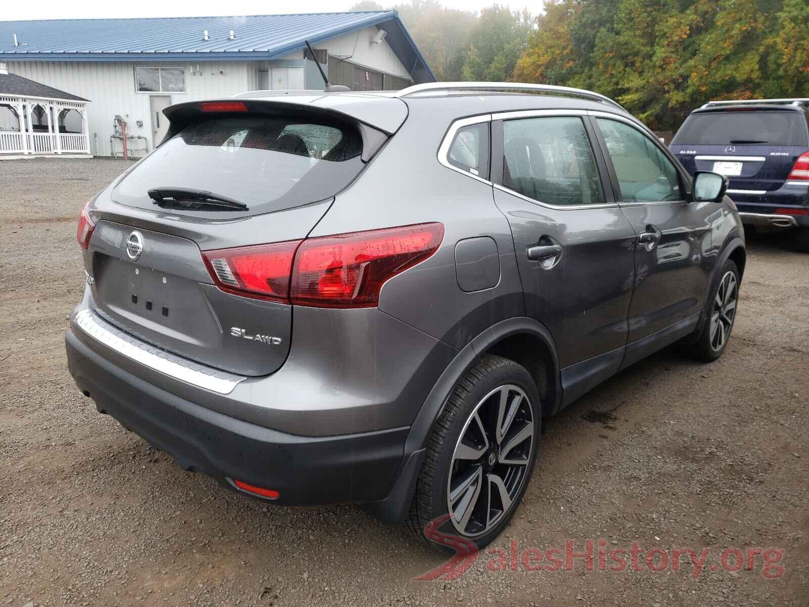 JN1BJ1CR9JW202228 2018 NISSAN ROGUE