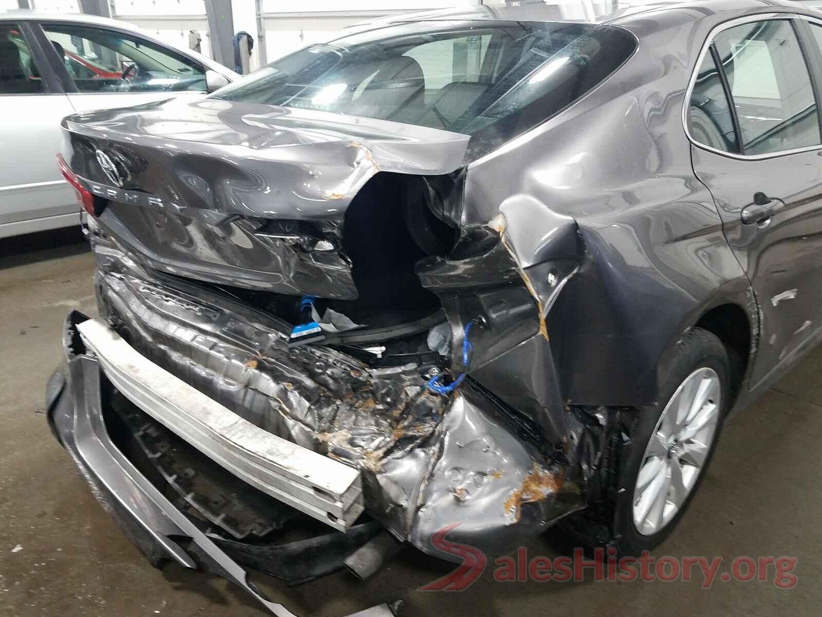 4T1B11HK0JU092721 2018 TOYOTA CAMRY