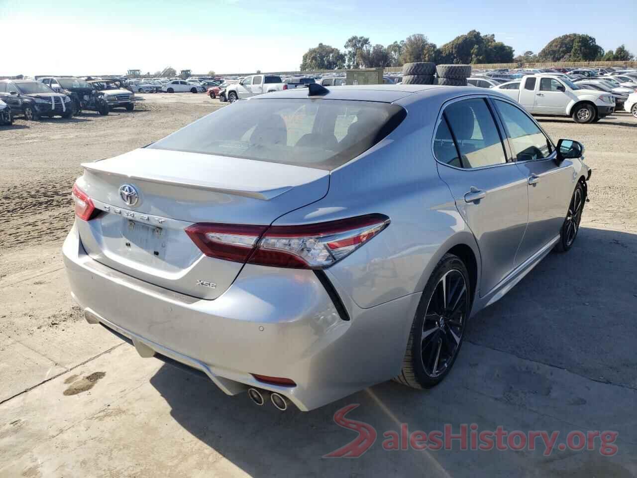 4T1B61HK0JU099752 2018 TOYOTA CAMRY