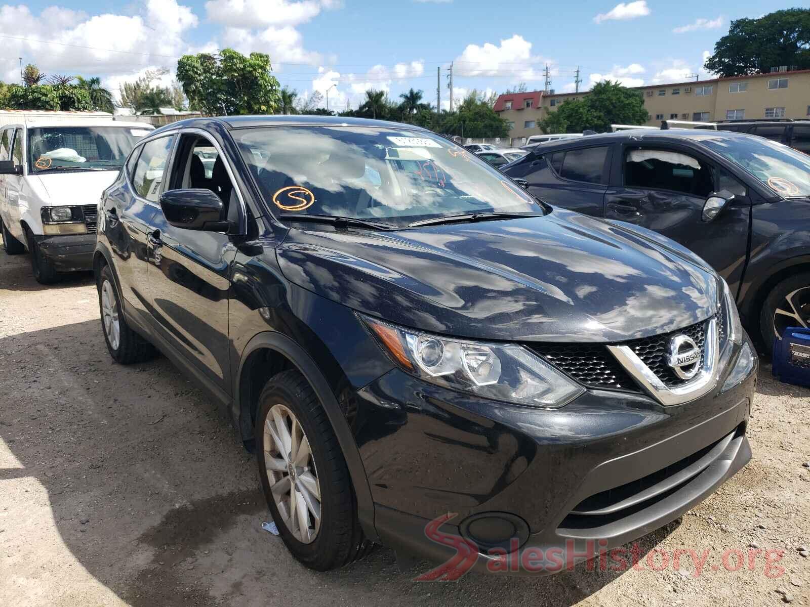 JN1BJ1CP9HW018111 2017 NISSAN ROGUE