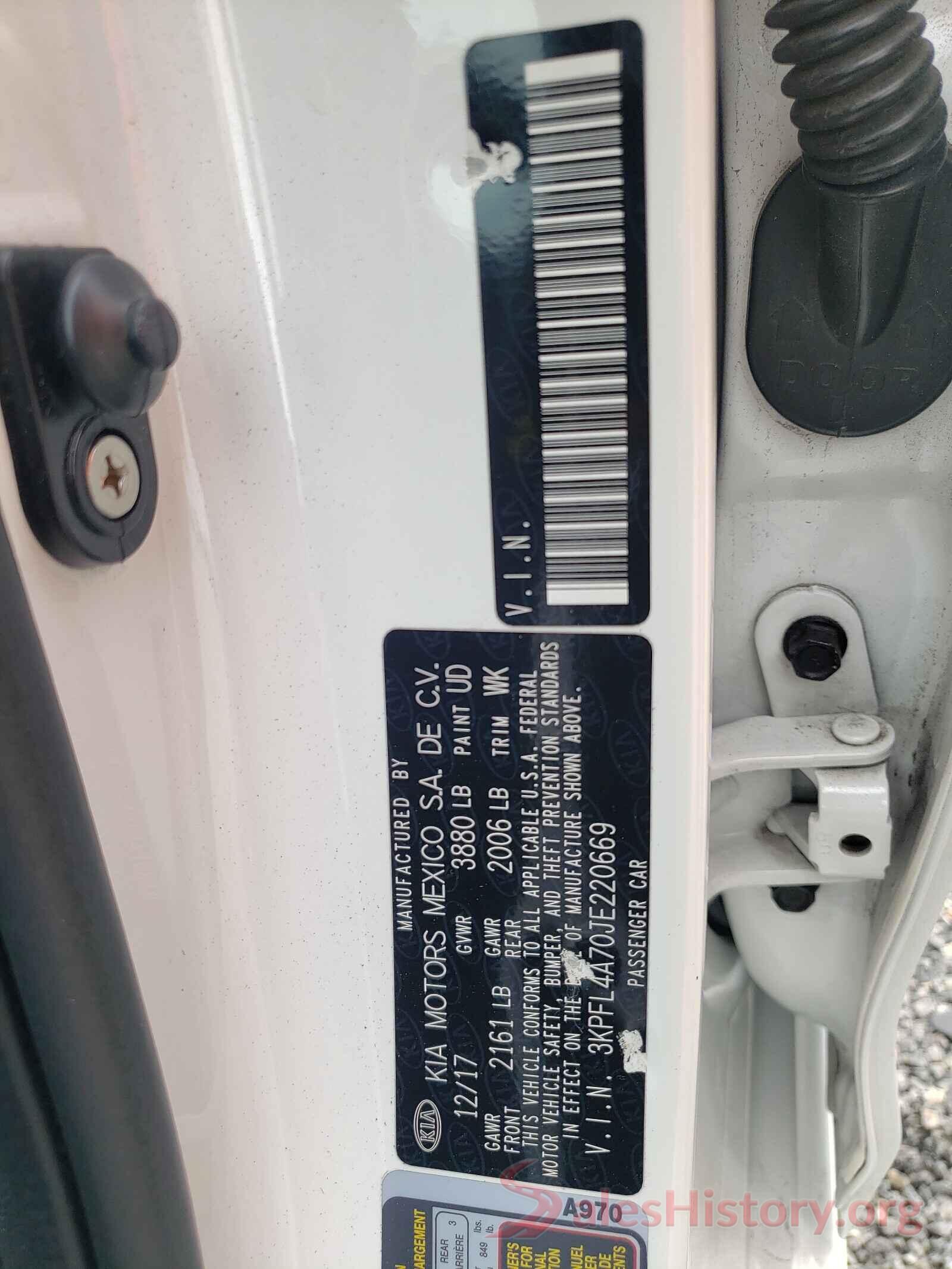 3KPFL4A70JE220669 2018 KIA FORTE