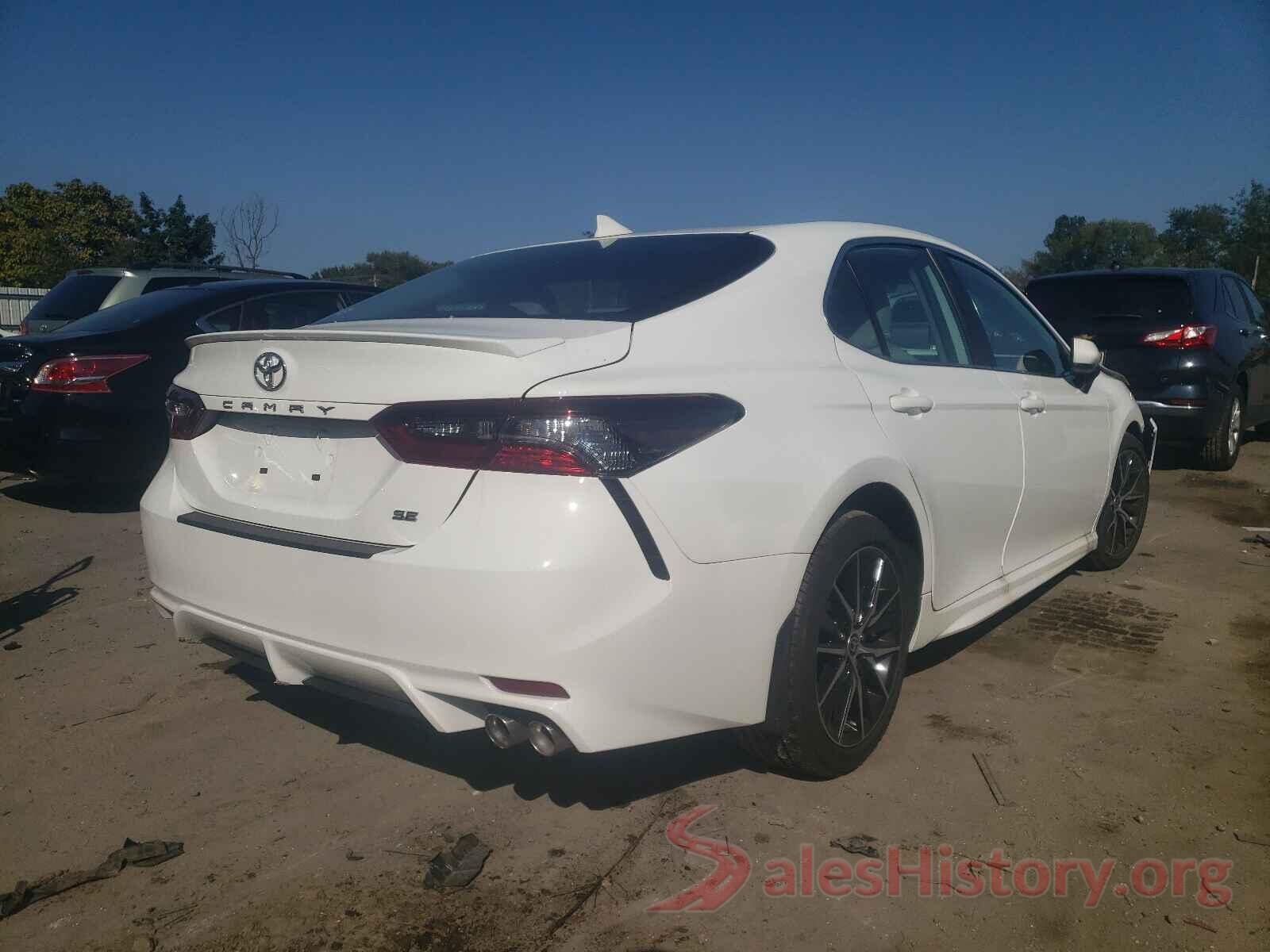 4T1G11AKXMU540645 2021 TOYOTA CAMRY