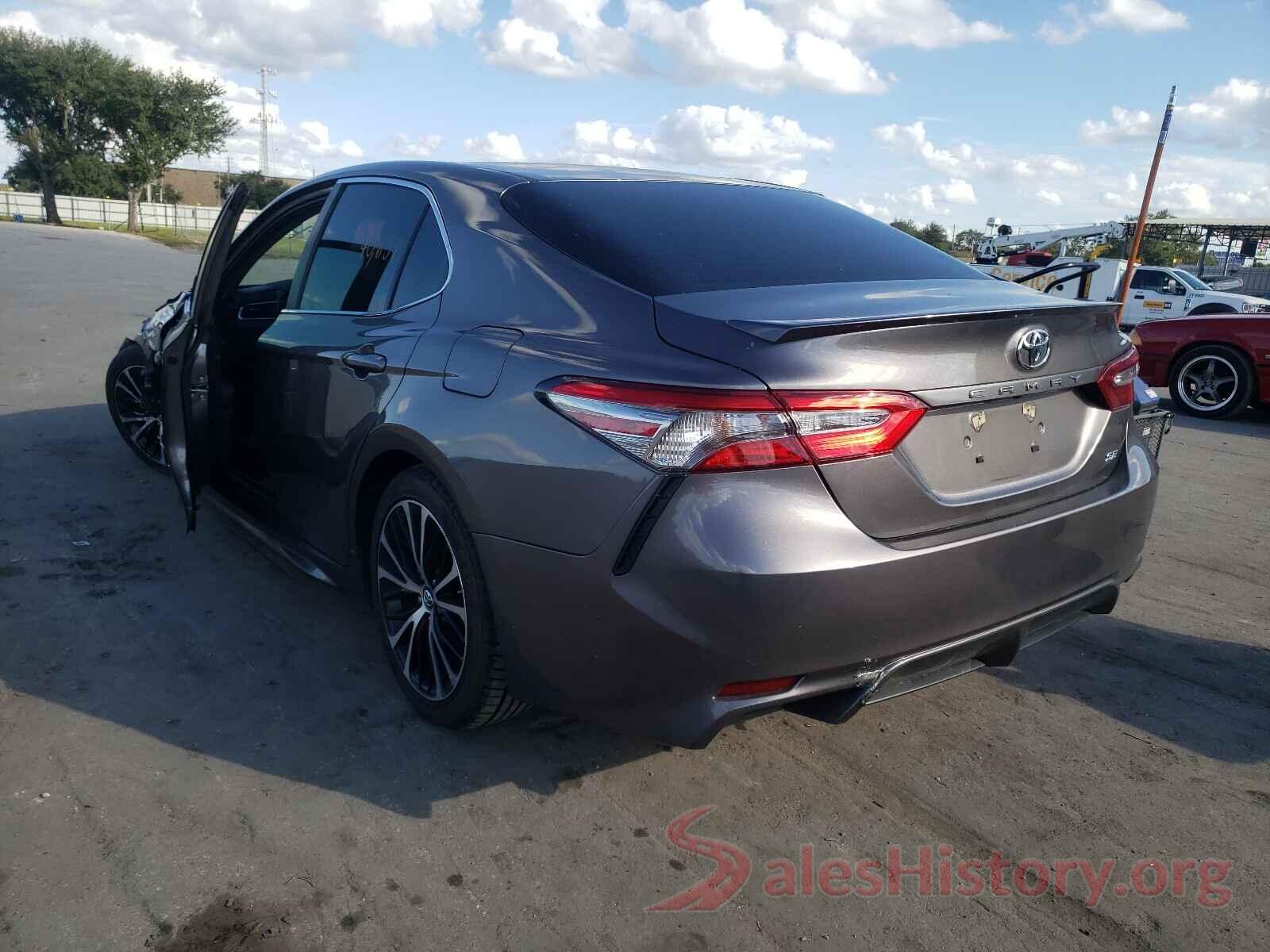 4T1B11HK6JU608211 2018 TOYOTA CAMRY