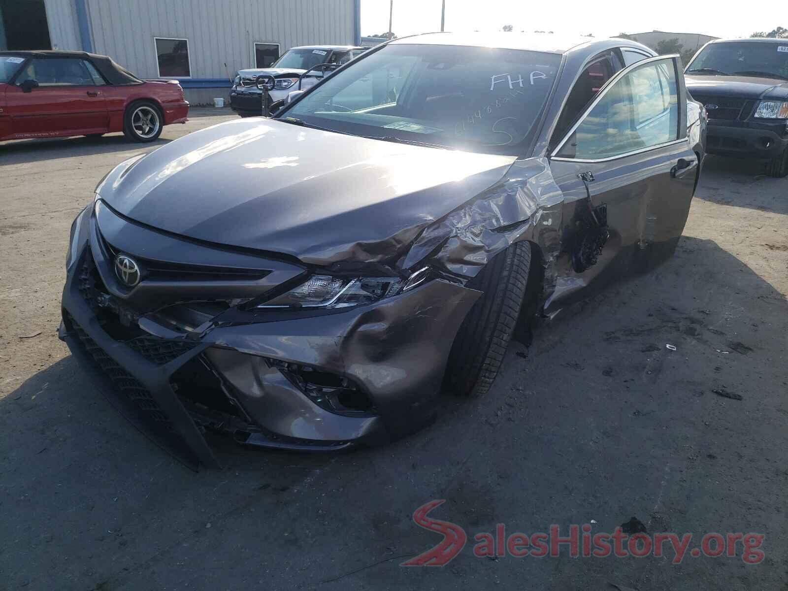 4T1B11HK6JU608211 2018 TOYOTA CAMRY