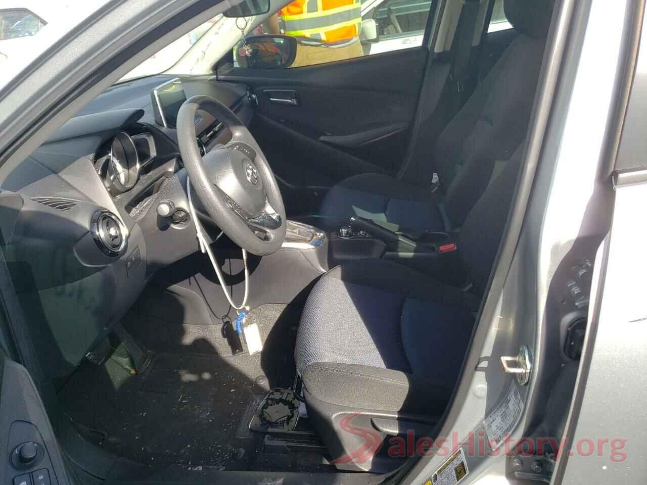 3MYDLBYV1JY333773 2018 TOYOTA YARIS