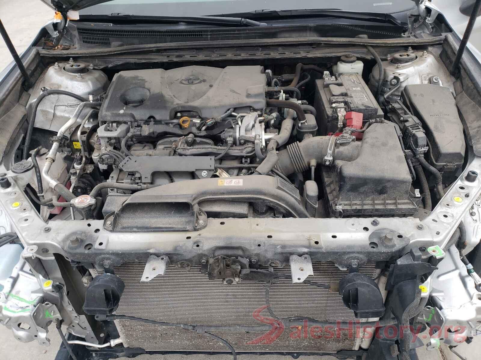 4T1B11HK5JU115569 2018 TOYOTA CAMRY