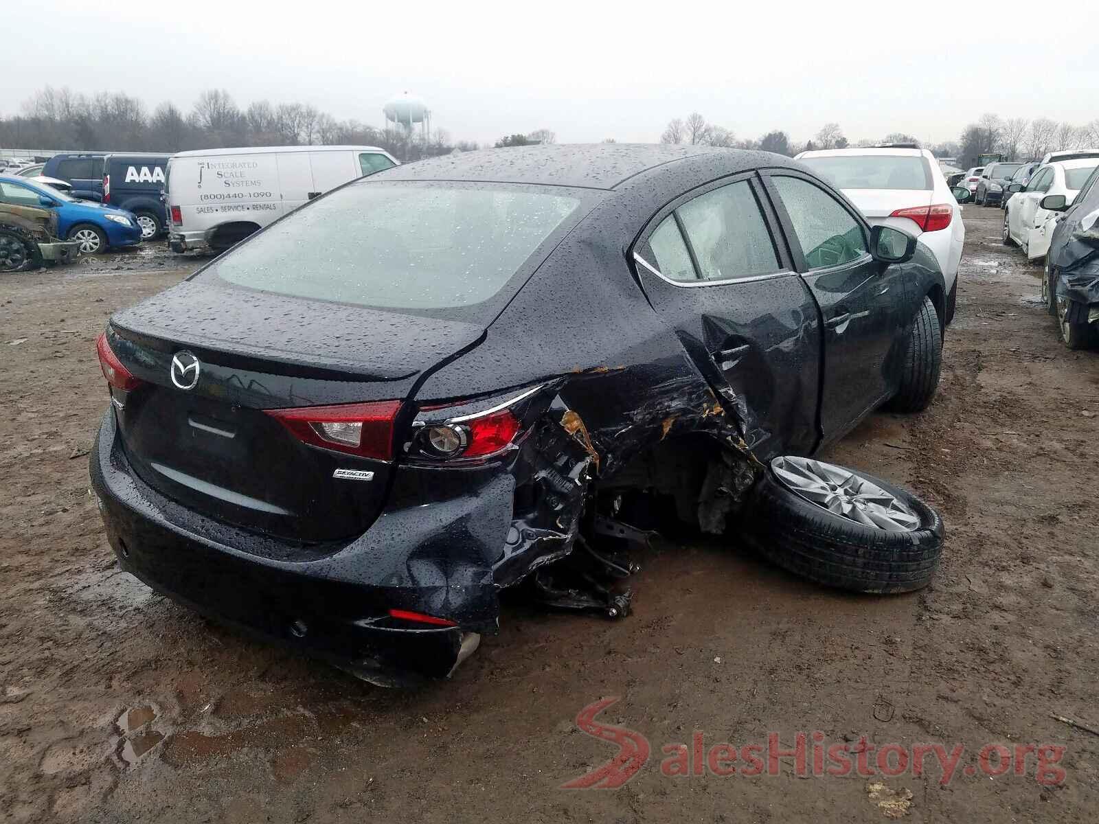 3MZBN1V34JM201401 2018 MAZDA 3