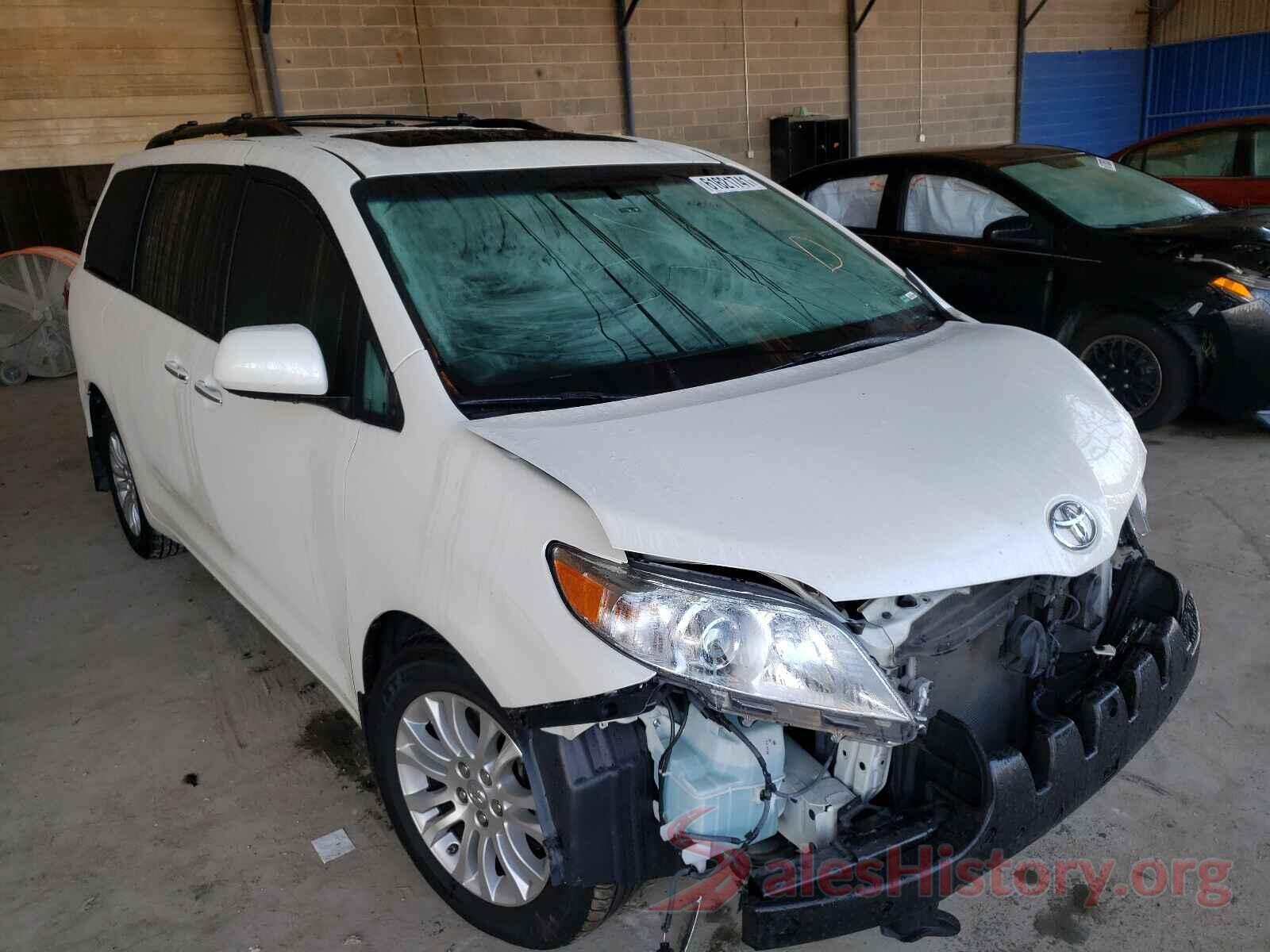 5TDYZ3DC1HS855135 2017 TOYOTA SIENNA