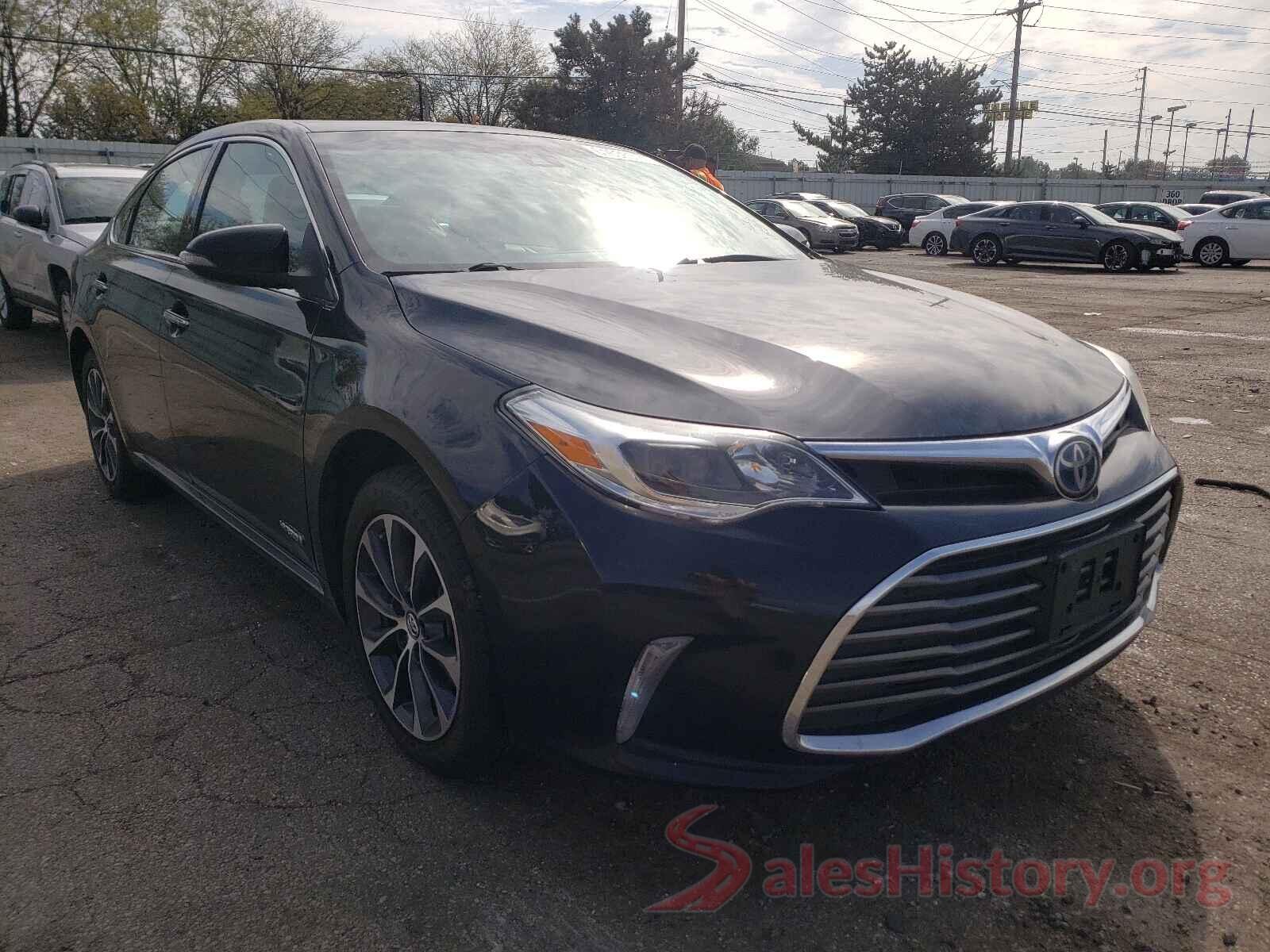 4T1BD1EB3JU063452 2018 TOYOTA AVALON