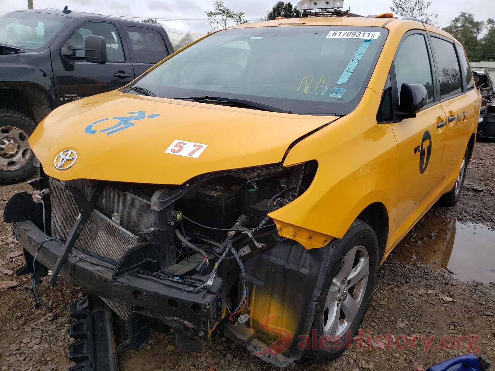 5TDKZ3DC4HS877443 2017 TOYOTA SIENNA