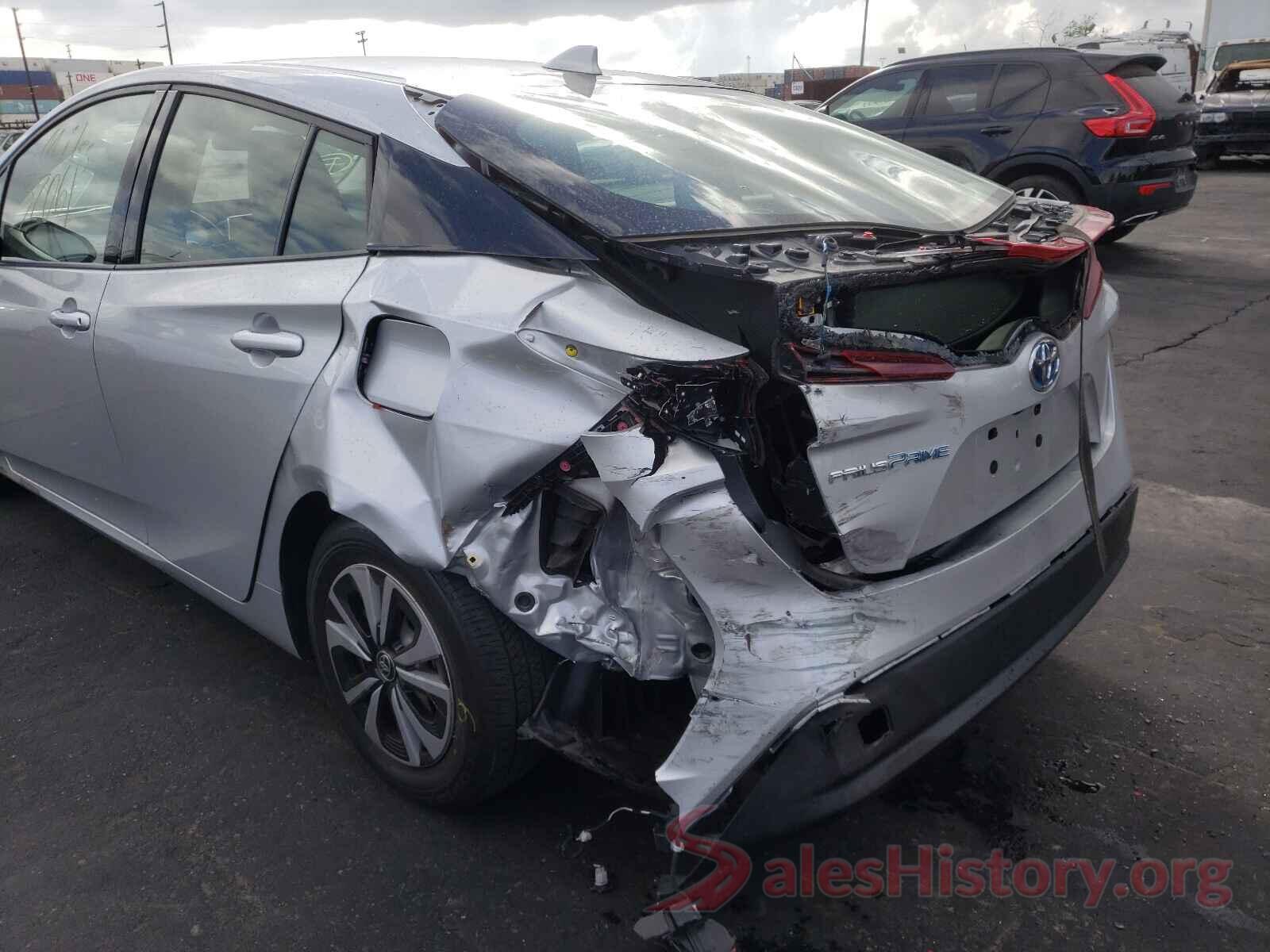 JTDKARFPXH3057718 2017 TOYOTA PRIUS