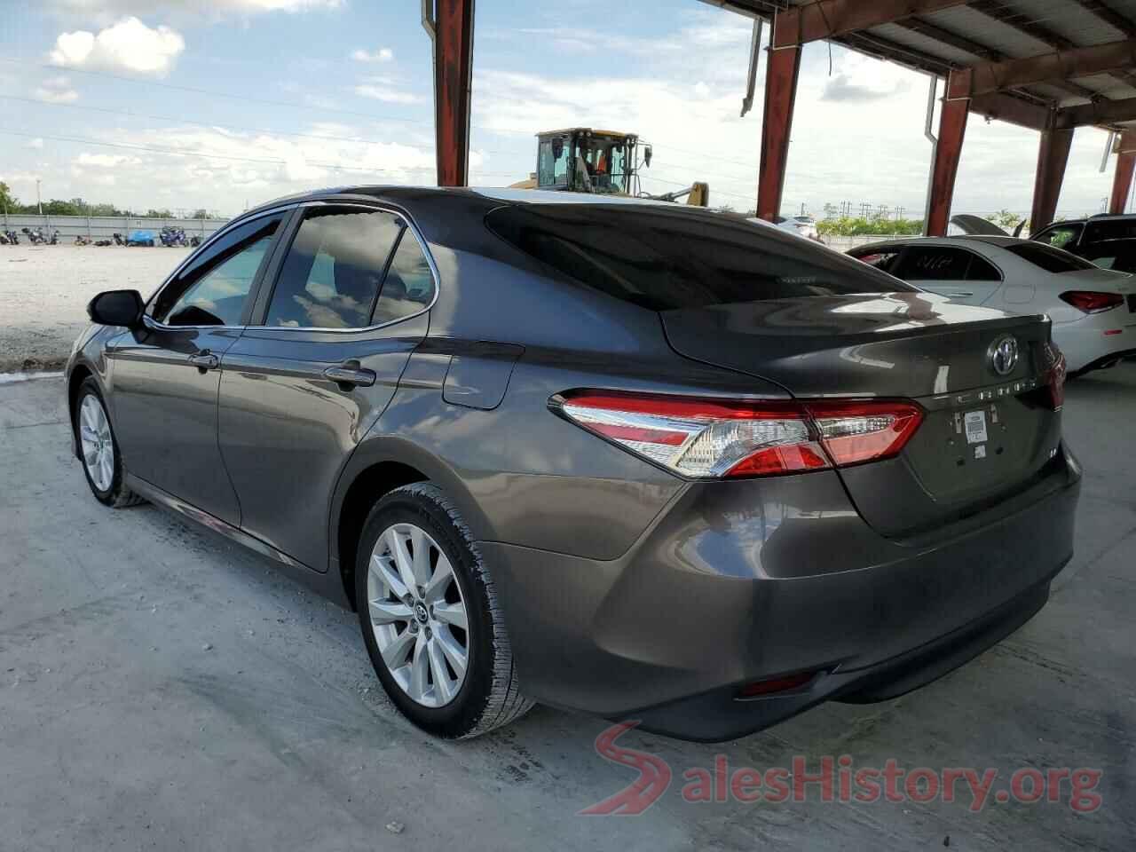 4T1B11HKXJU649568 2018 TOYOTA CAMRY