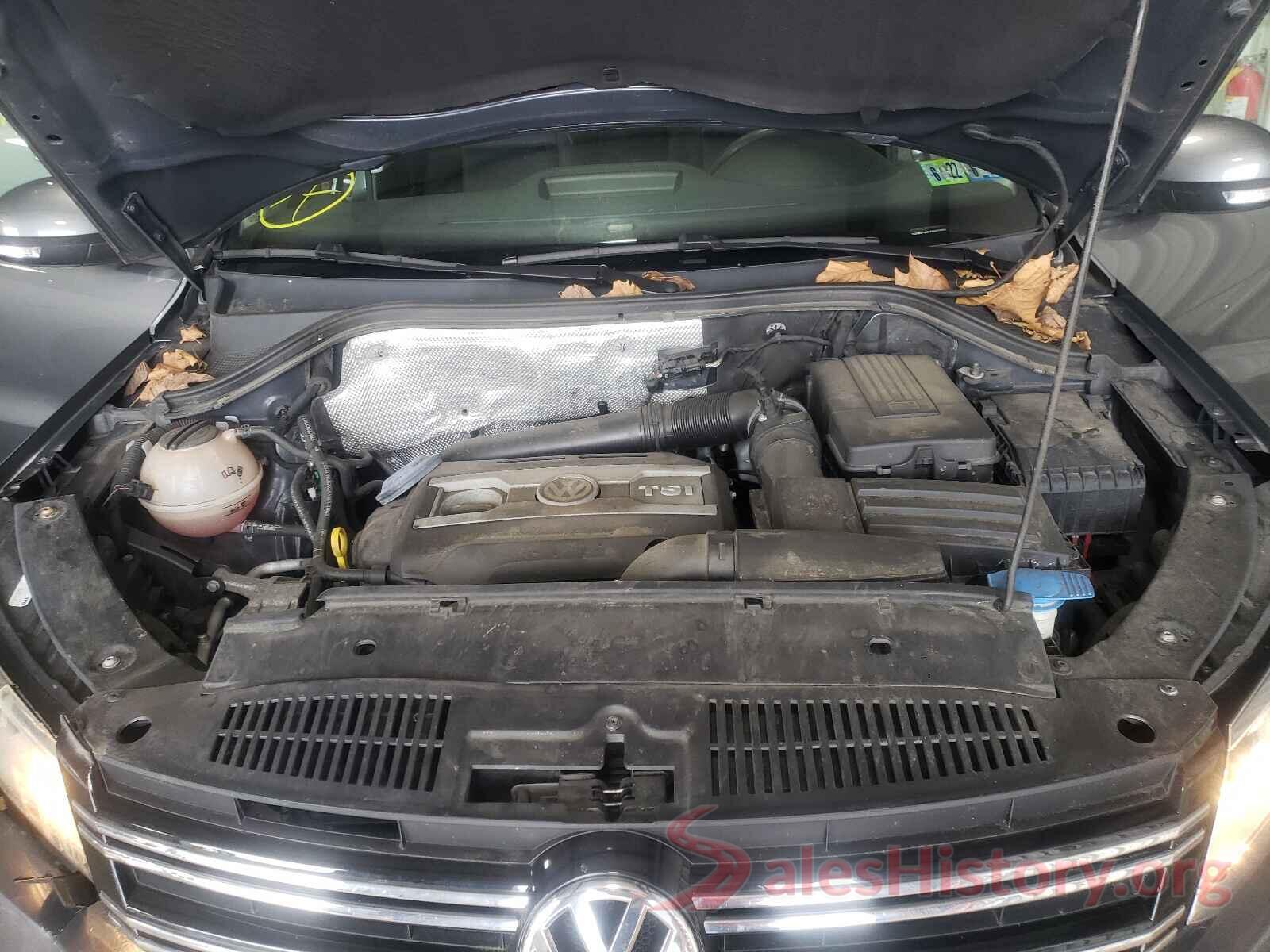 WVGBV7AXXGW523656 2016 VOLKSWAGEN TIGUAN