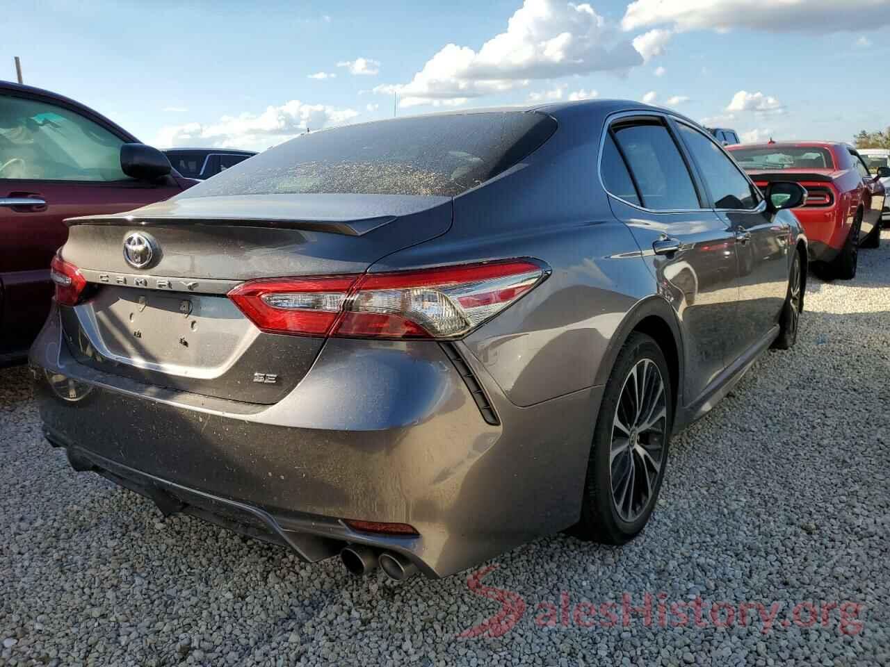 4T1B11HK5JU092066 2018 TOYOTA CAMRY