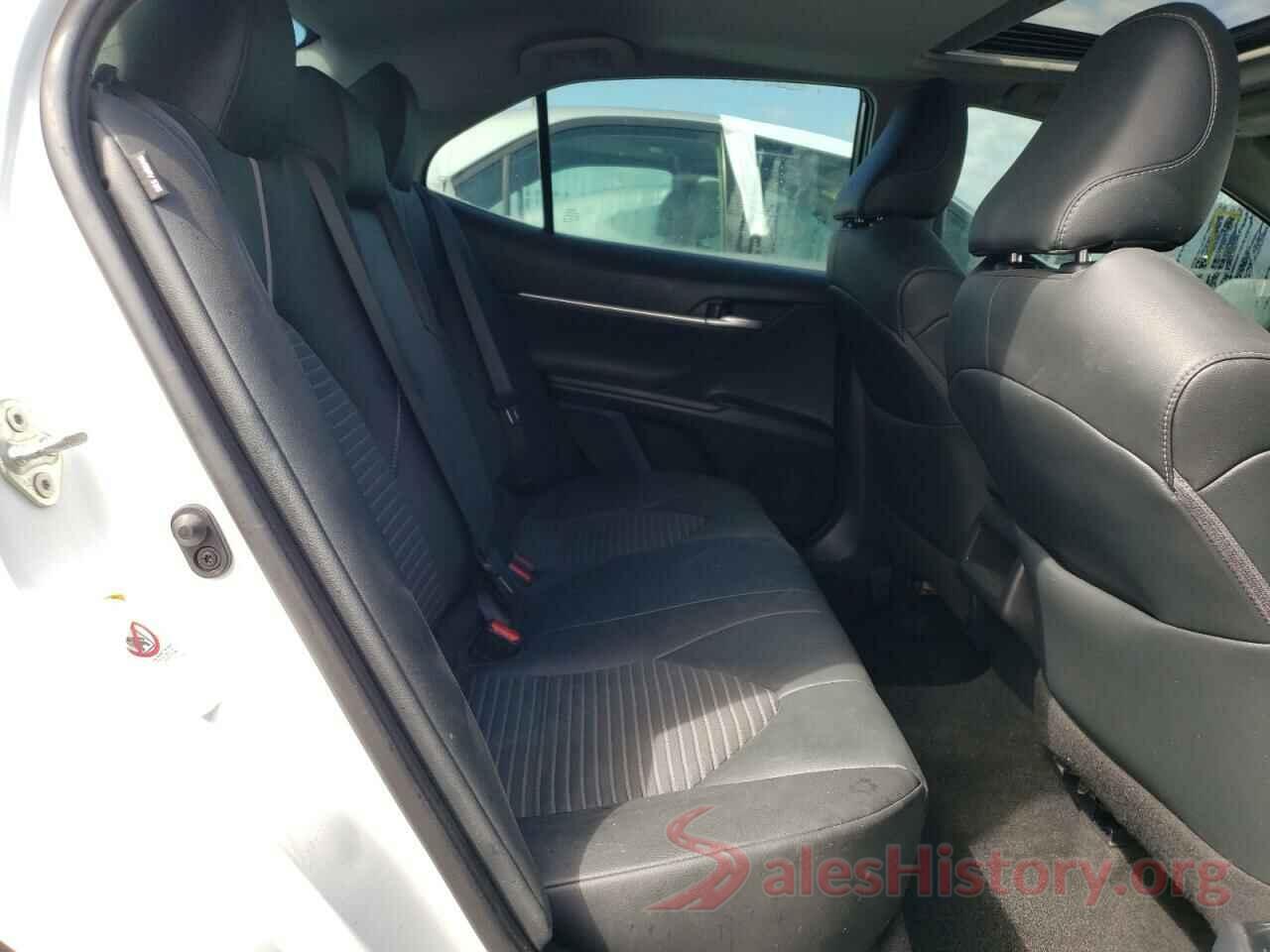 4T1B11HK1JU613235 2018 TOYOTA CAMRY