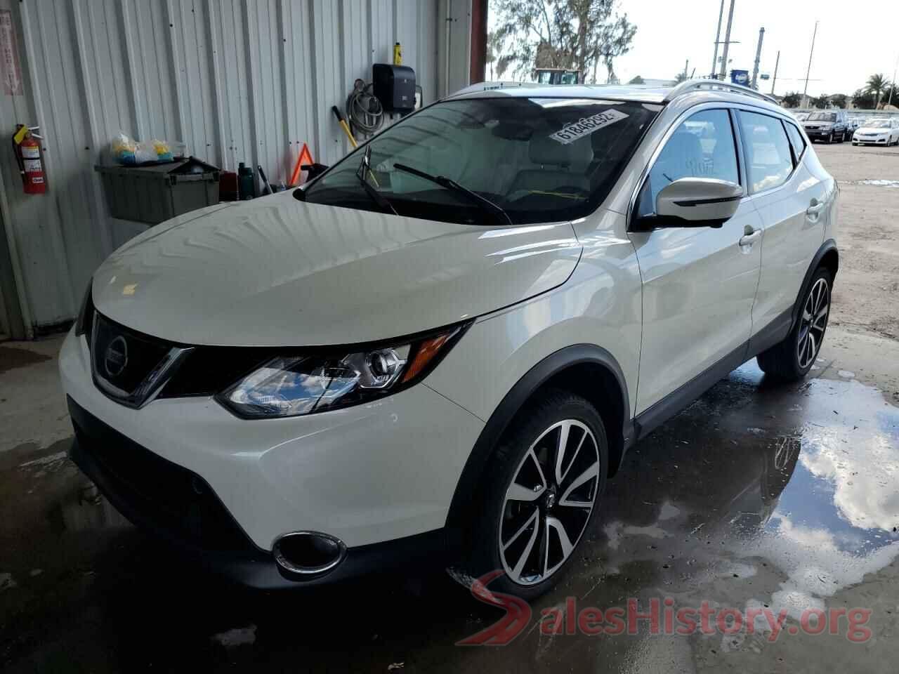 JN1BJ1CP8JW500087 2018 NISSAN ROGUE