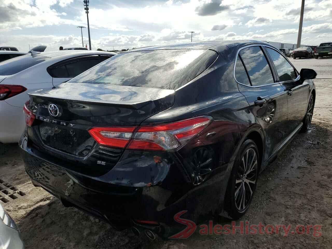 4T1B11HK7JU157001 2018 TOYOTA CAMRY