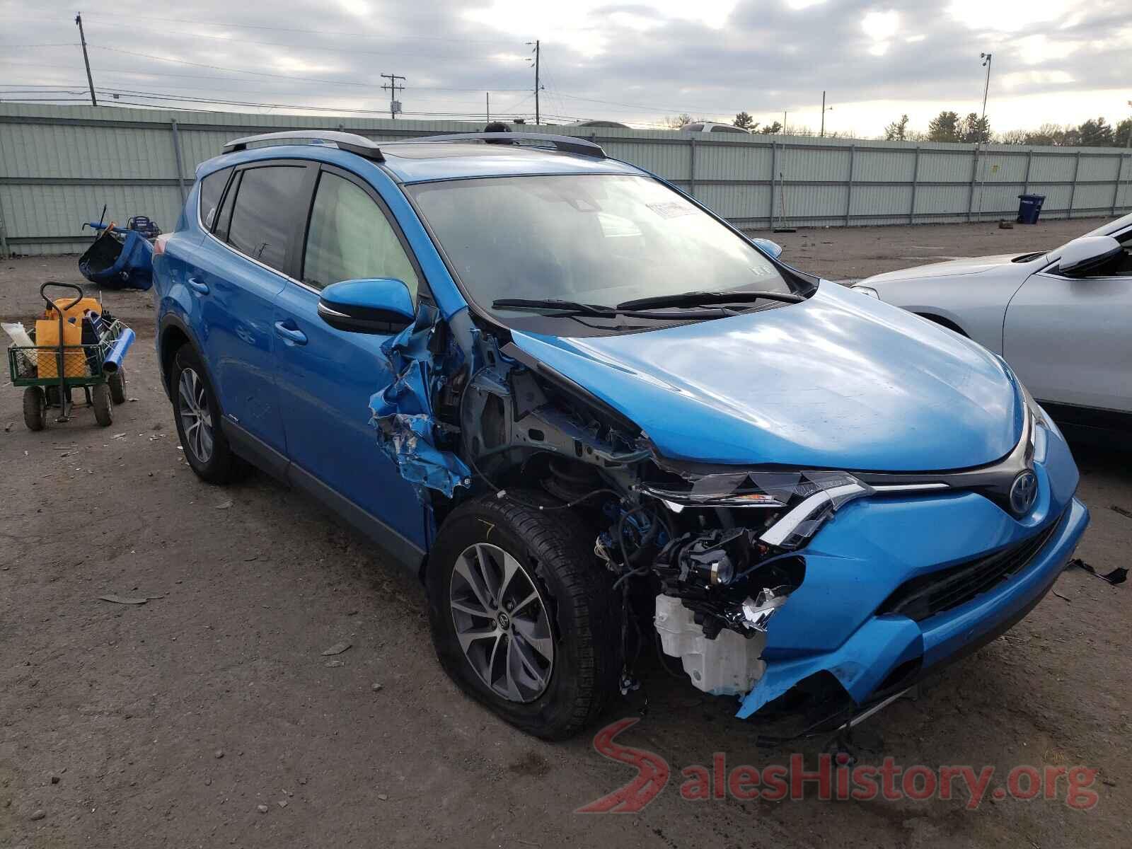 JTMRJREV6HD140880 2017 TOYOTA RAV4