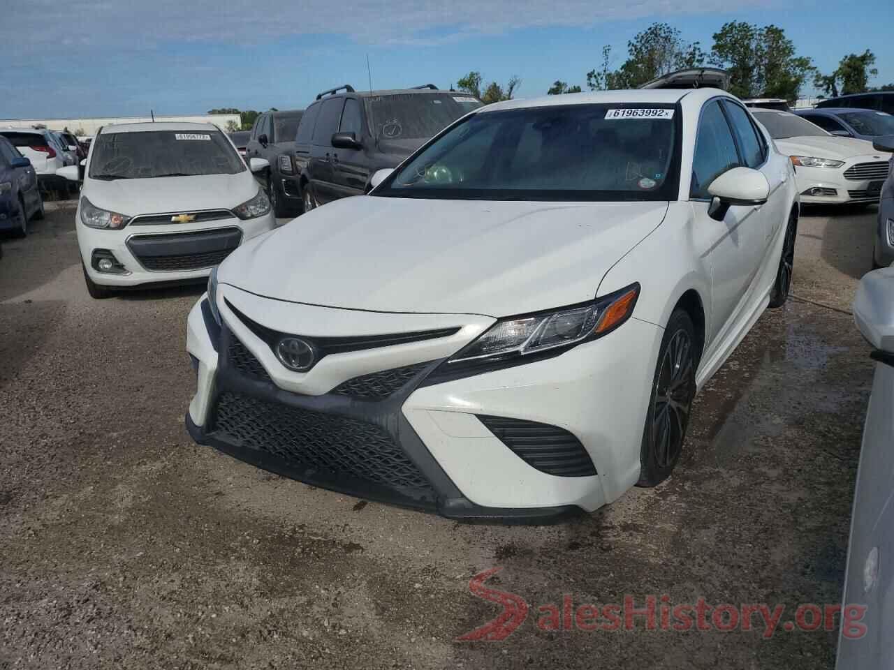 JTNB11HK1J3032503 2018 TOYOTA CAMRY