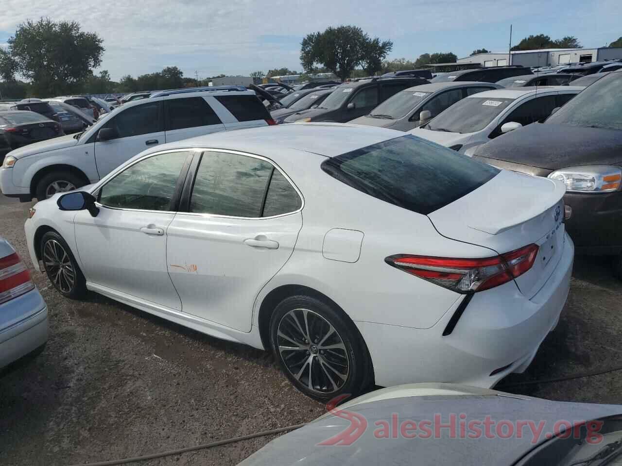 JTNB11HK1J3032503 2018 TOYOTA CAMRY