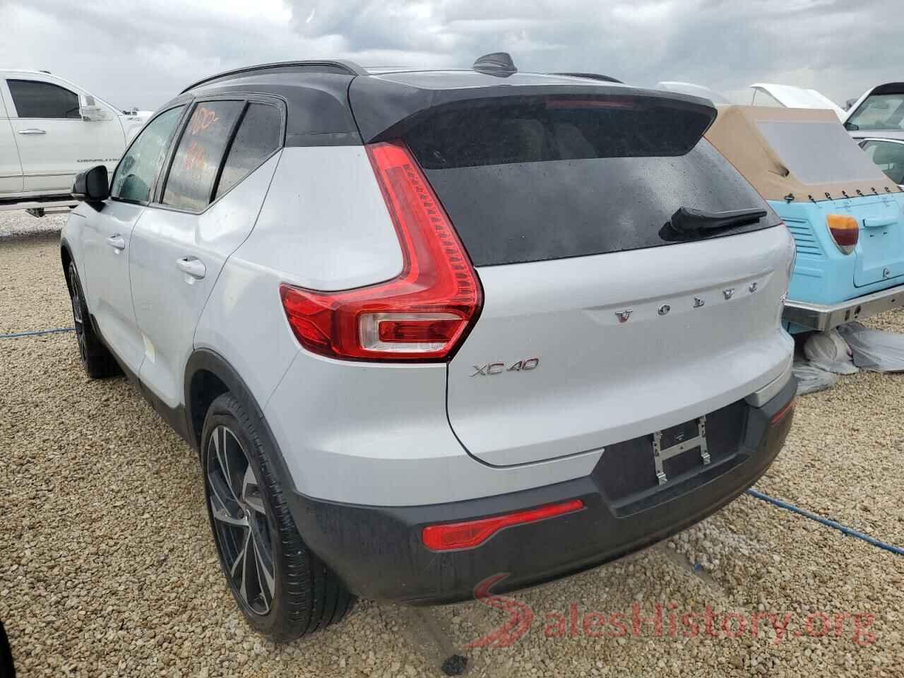 YV4162UM4M2461575 2021 VOLVO XC40