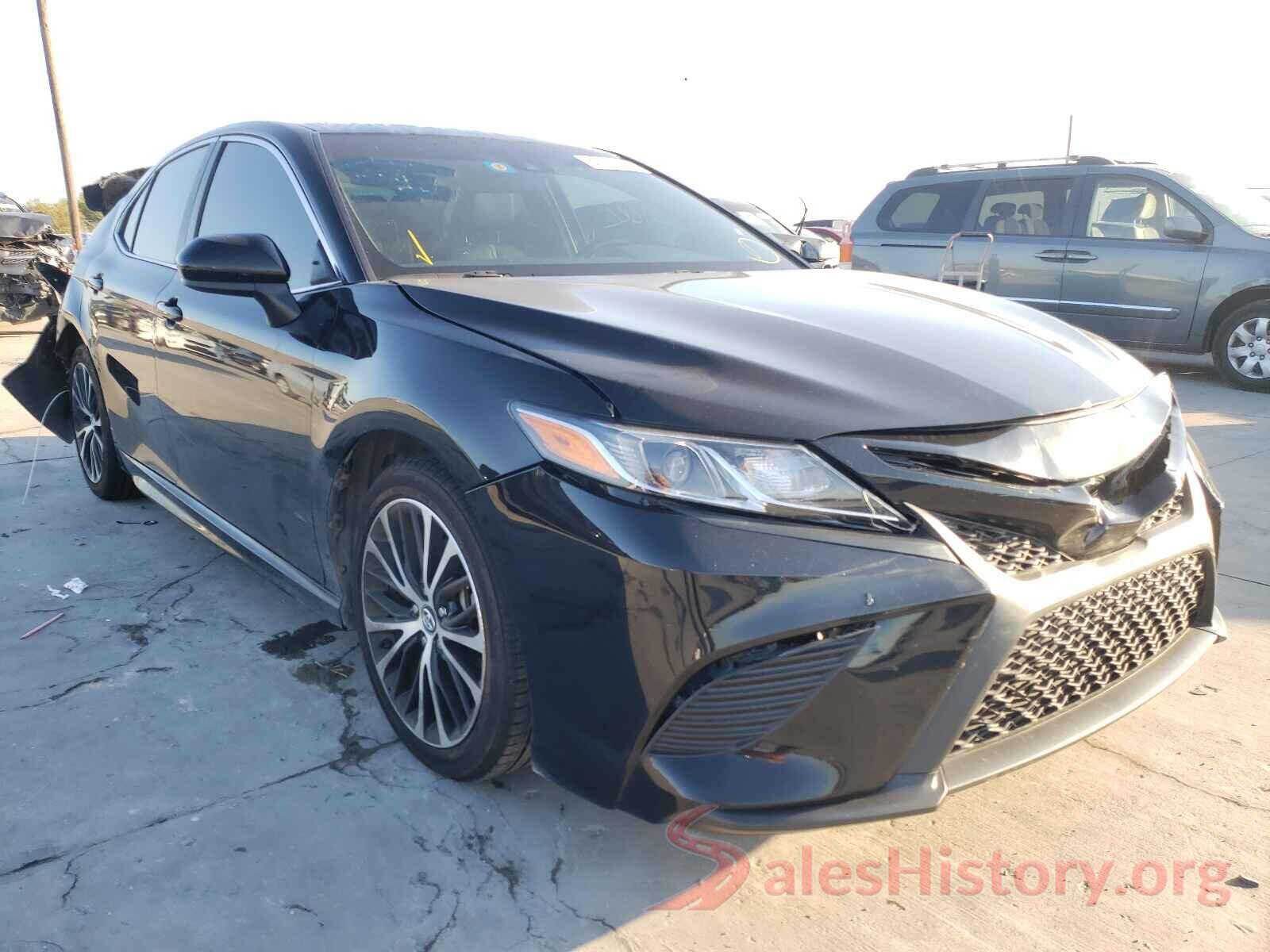 4T1B11HK4JU028827 2018 TOYOTA CAMRY