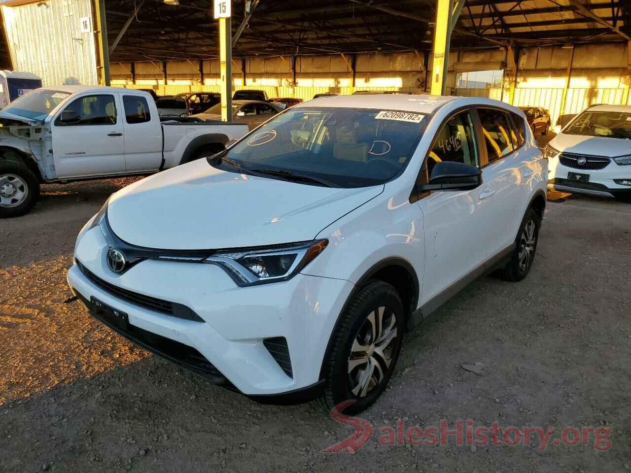 2T3BFREV9JW720636 2018 TOYOTA RAV4