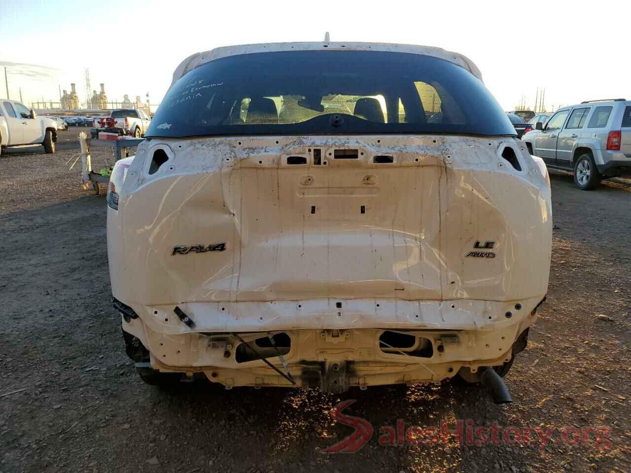 2T3BFREV9JW720636 2018 TOYOTA RAV4