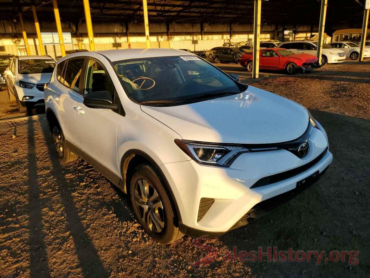 2T3BFREV9JW720636 2018 TOYOTA RAV4