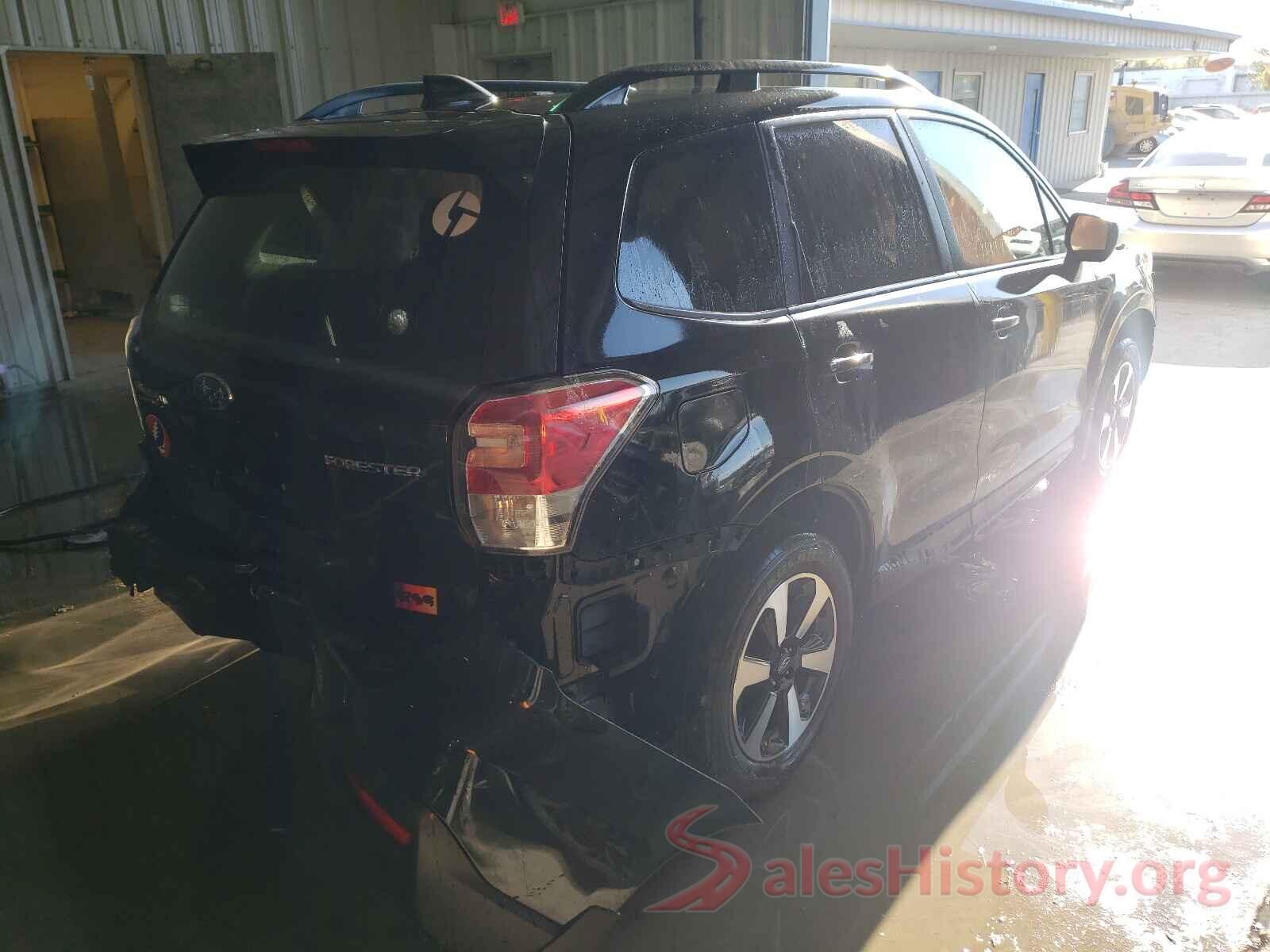 JF2SJAEC3JH477833 2018 SUBARU FORESTER