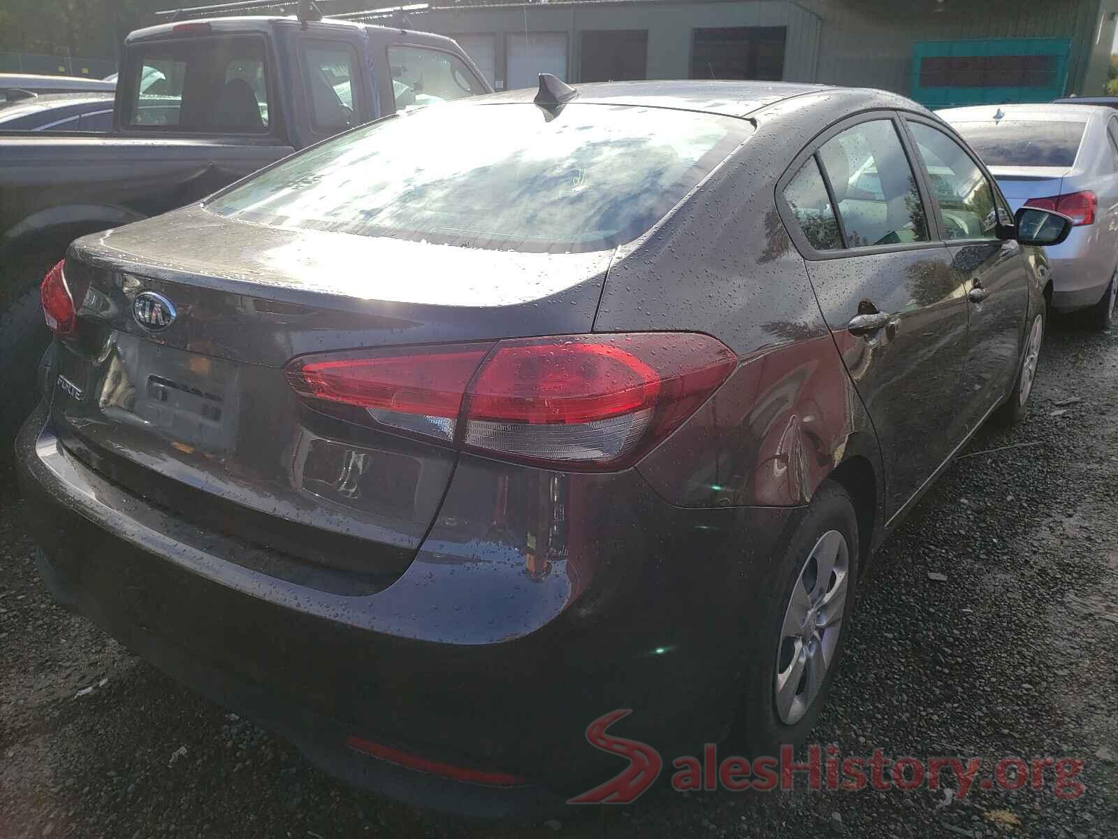 3KPFK4A75JE212196 2018 KIA FORTE