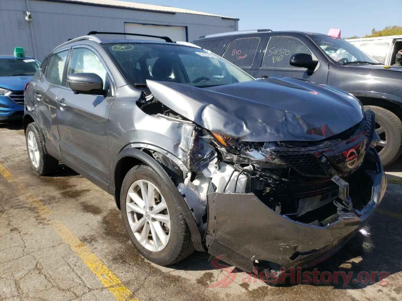 JN1BJ1CR0JW283653 2018 NISSAN ROGUE