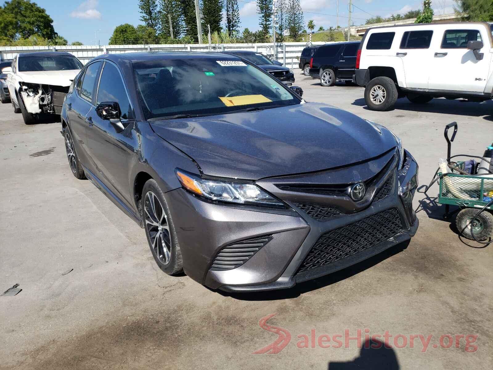 4T1B11HK2JU112323 2018 TOYOTA CAMRY