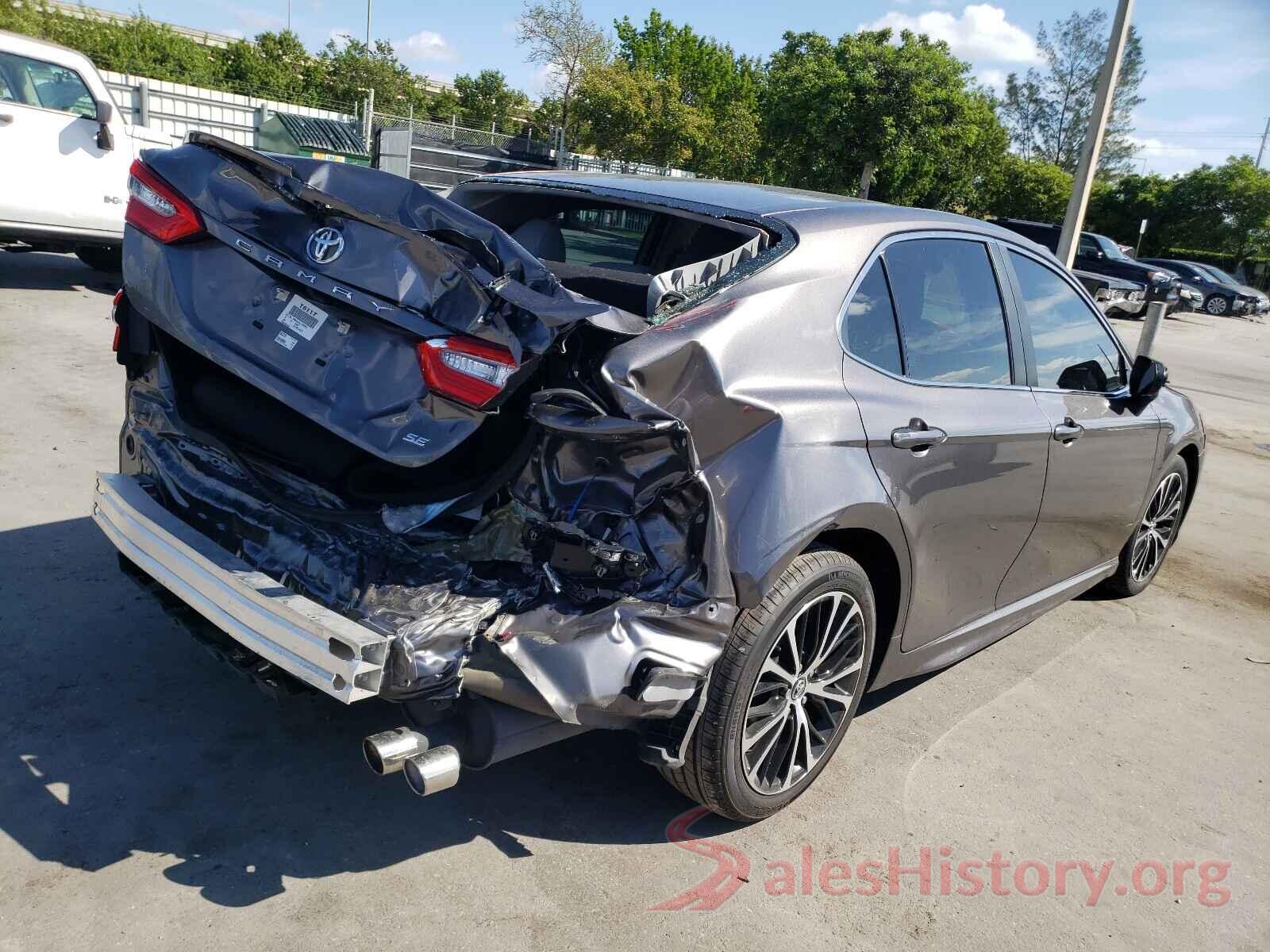 4T1B11HK2JU112323 2018 TOYOTA CAMRY