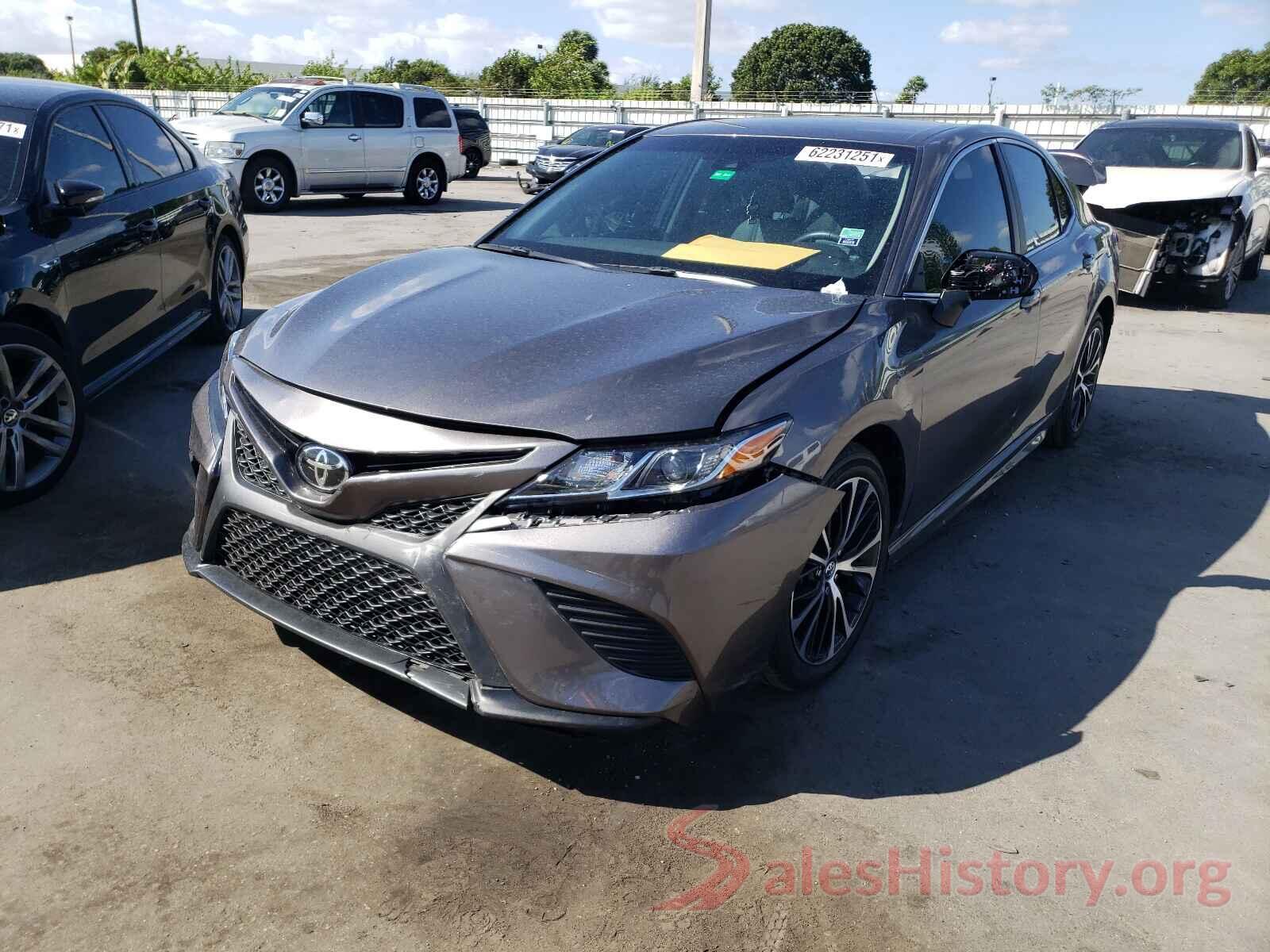 4T1B11HK2JU112323 2018 TOYOTA CAMRY