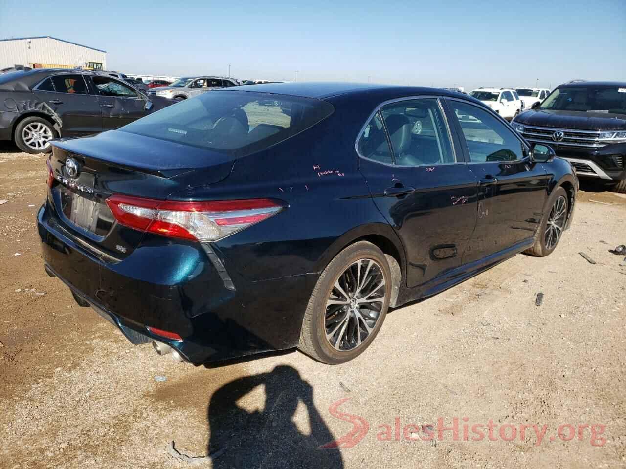 4T1B11HK0JU532453 2018 TOYOTA CAMRY