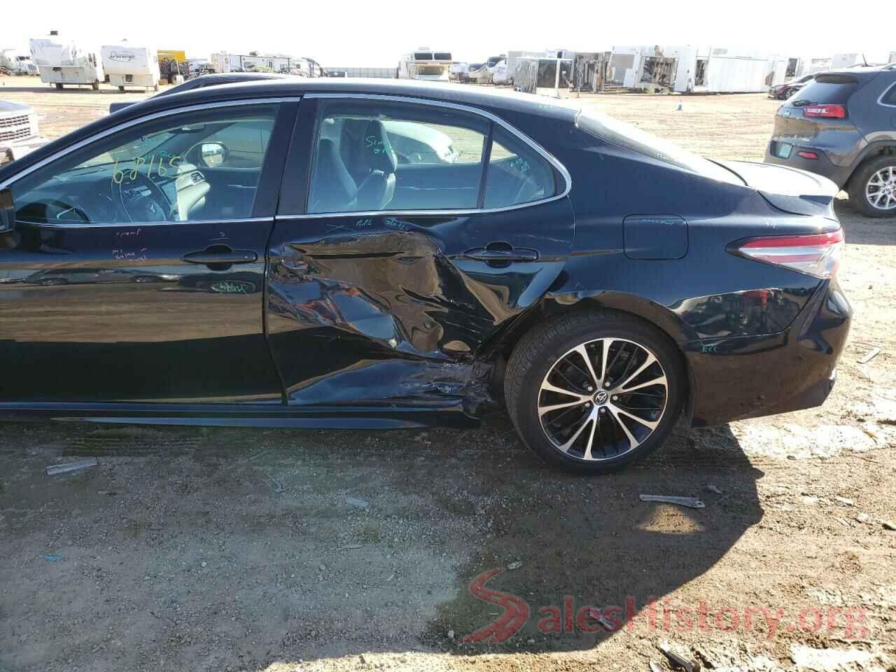 4T1B11HK0JU532453 2018 TOYOTA CAMRY