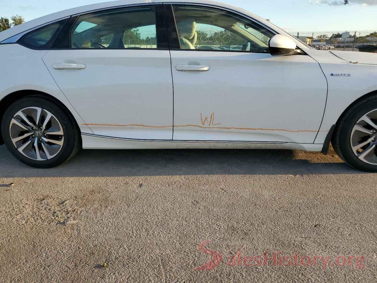 1HGCV3F42JA003926 2018 HONDA ACCORD