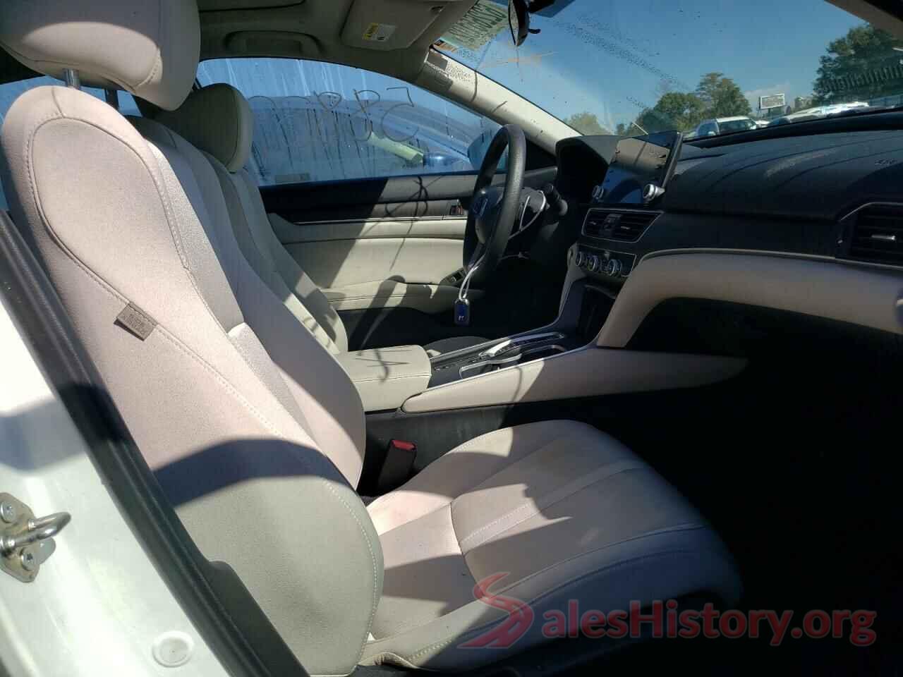 1HGCV3F42JA003926 2018 HONDA ACCORD