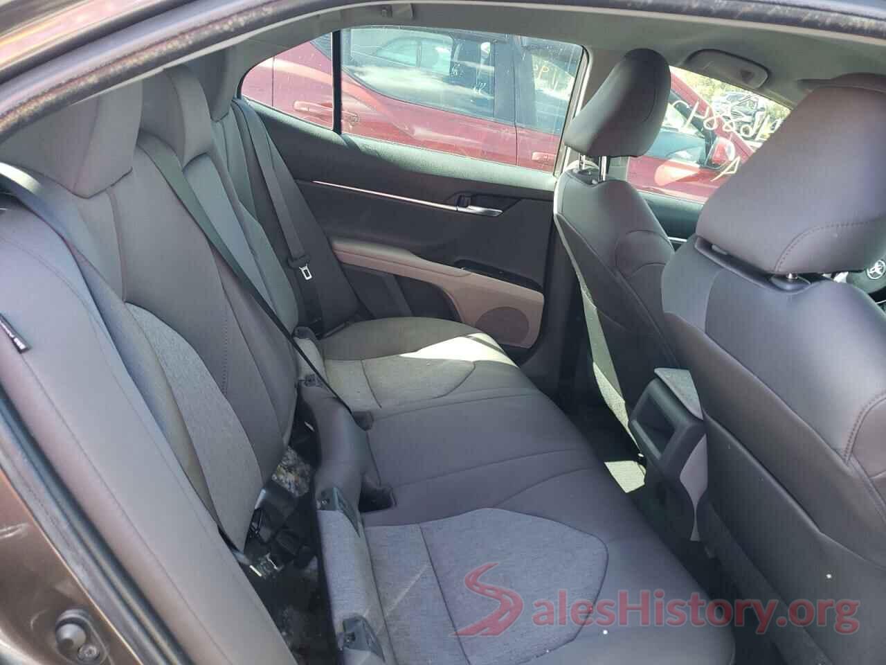 4T1B11HK8JU156553 2018 TOYOTA CAMRY