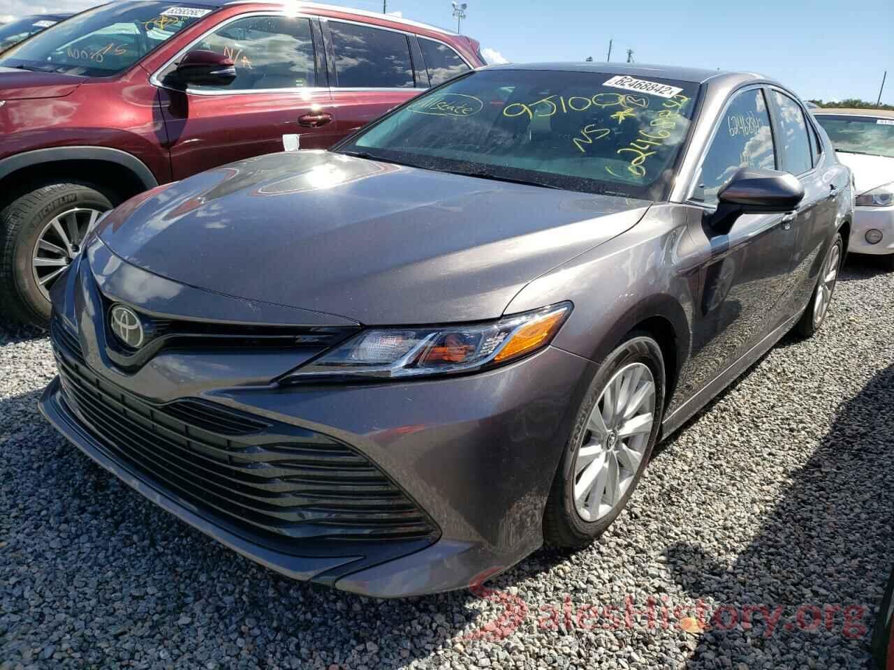 4T1B11HK8JU156553 2018 TOYOTA CAMRY