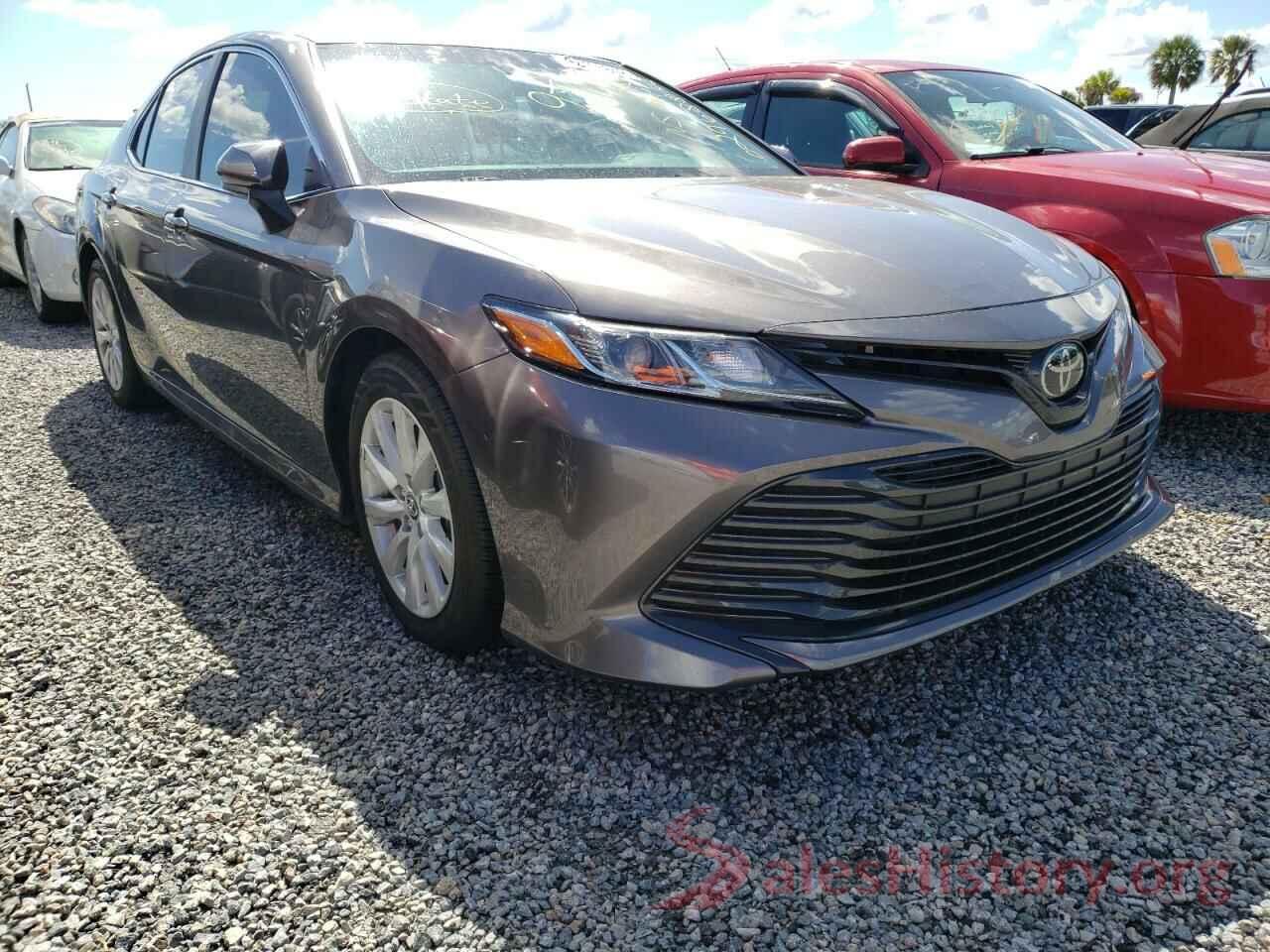 4T1B11HK8JU156553 2018 TOYOTA CAMRY