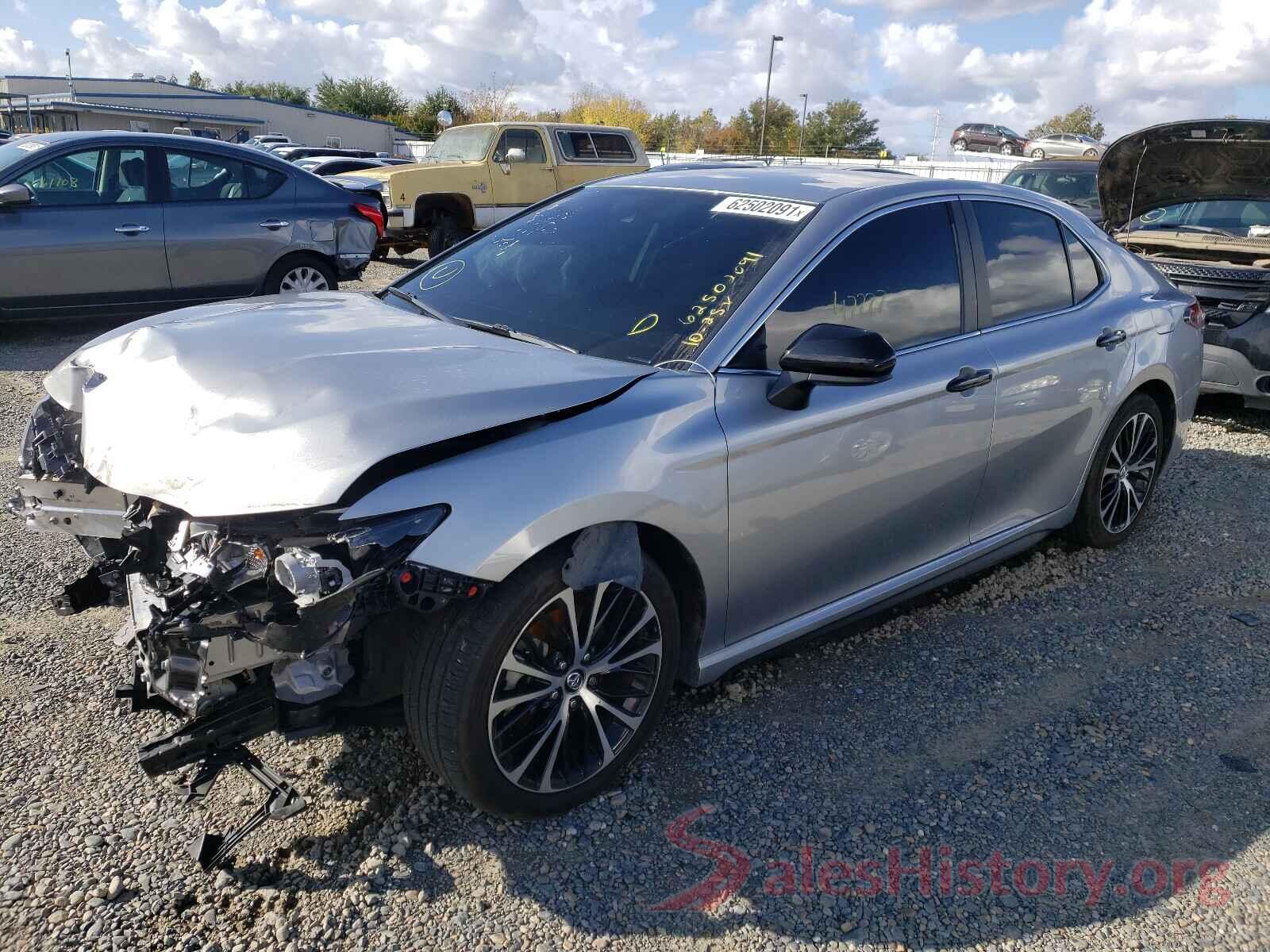 4T1B11HK1KU743856 2019 TOYOTA CAMRY