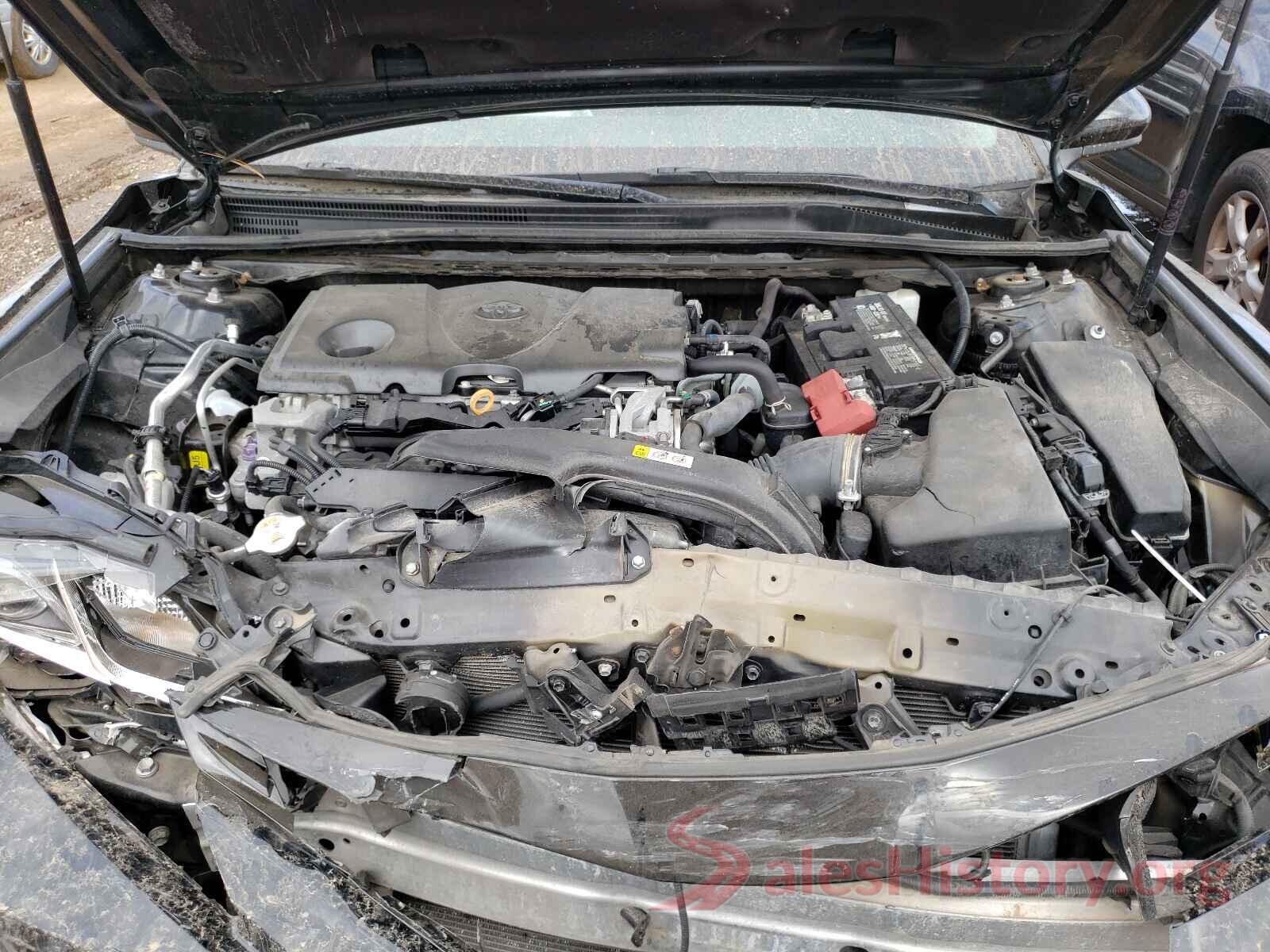 4T1B11HK2JU097306 2018 TOYOTA CAMRY